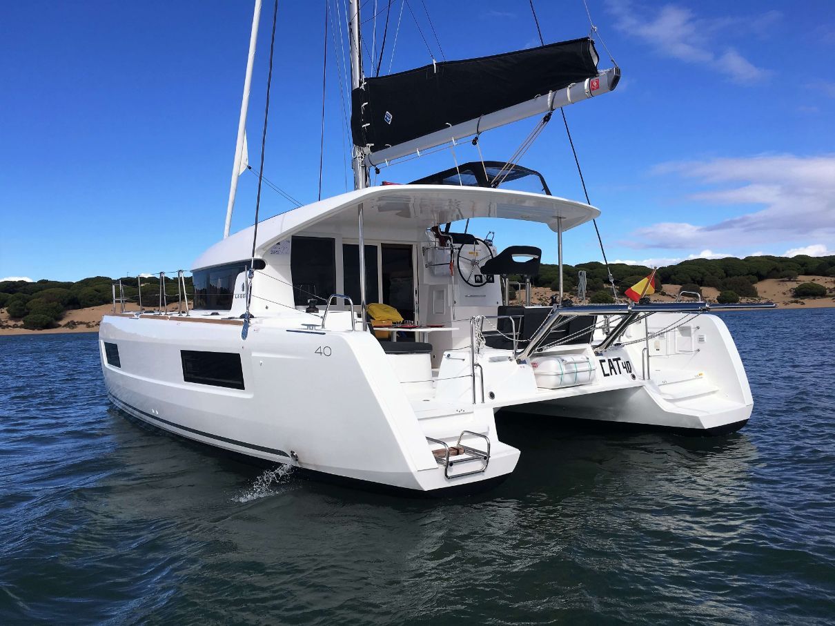 Kat 40 - Catamaran in Marina Vallarta