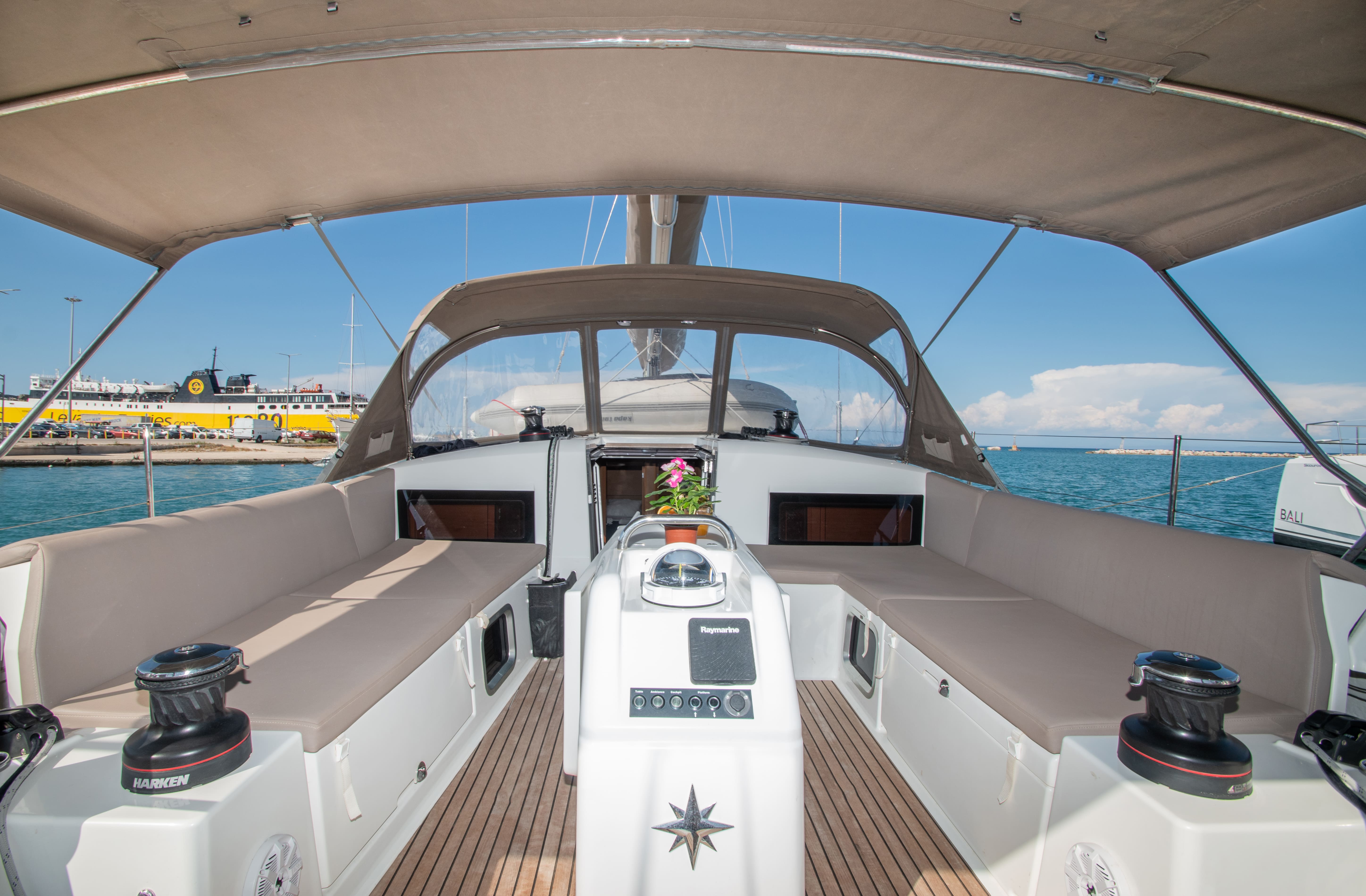 KNOT - Sailboat in Zakinthos