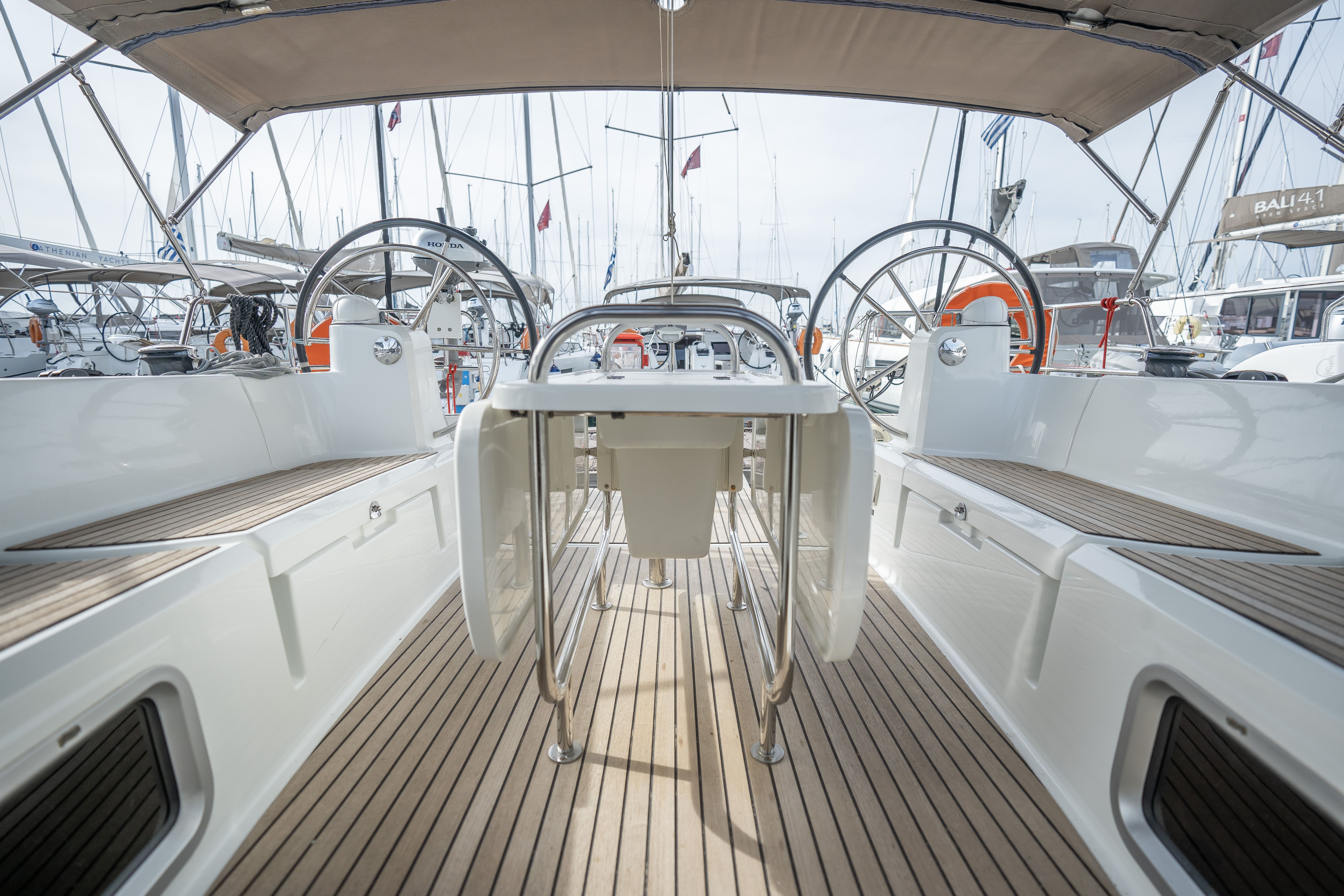 ALPHA - Sailboat in Mpenitses