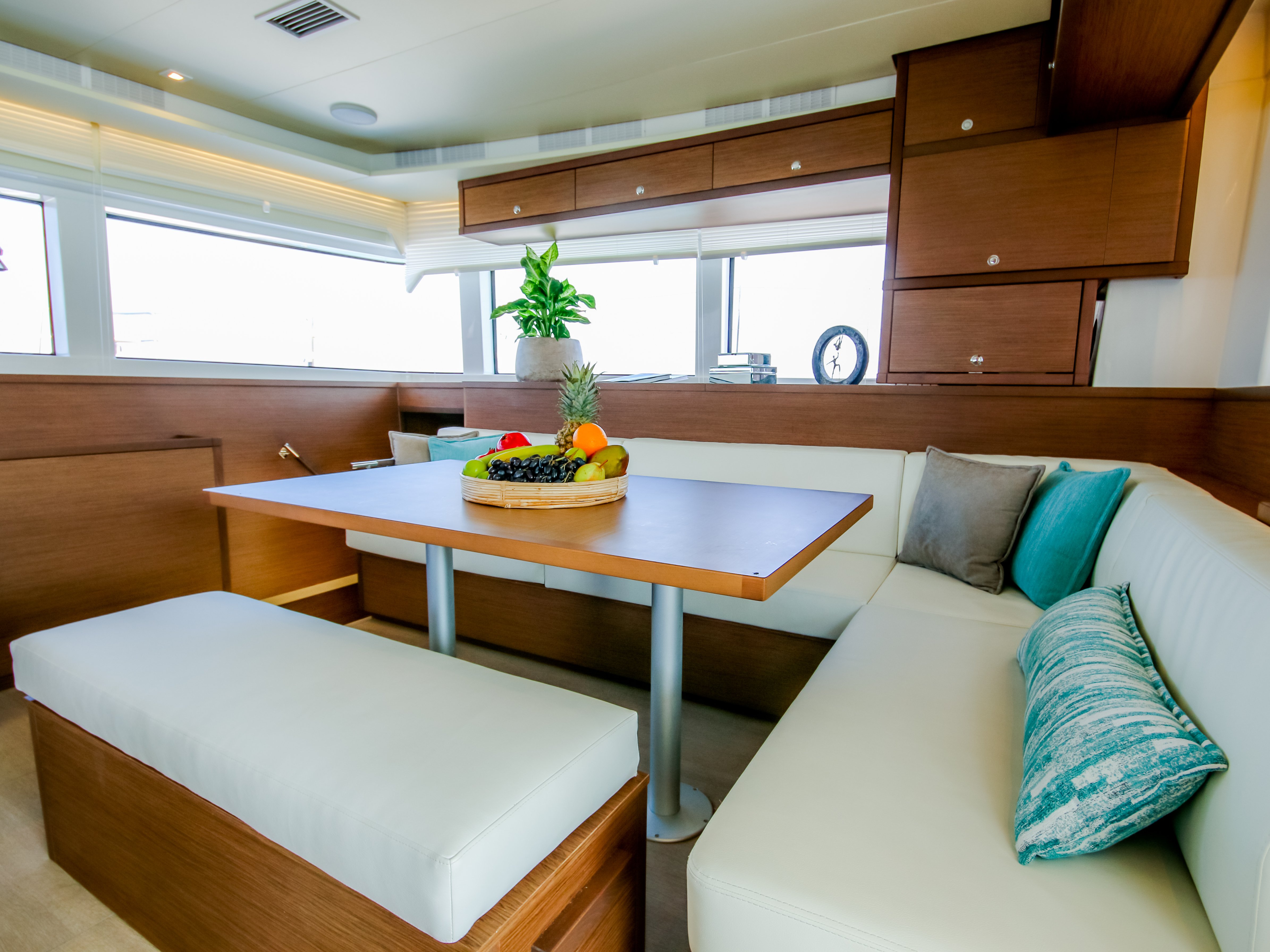 ELVIRA 52 - Catamaran in Alimos