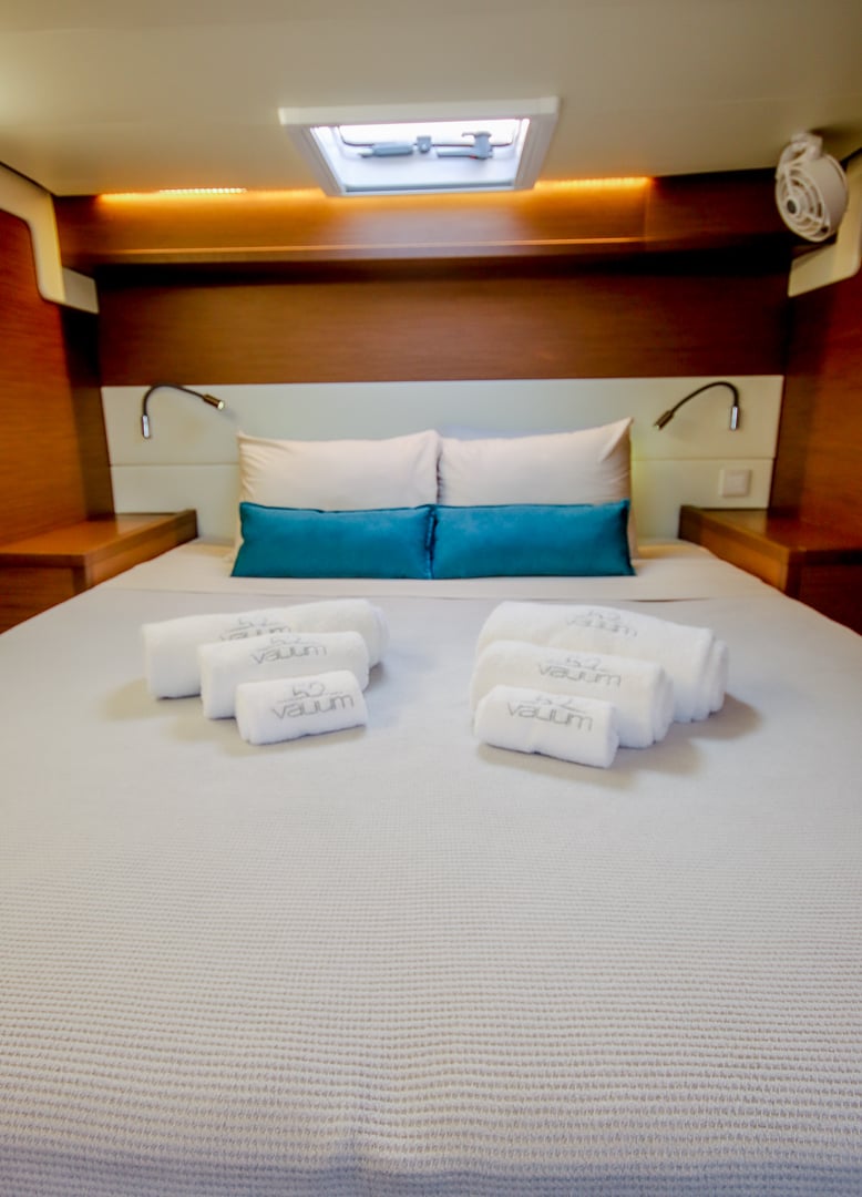 ELVIRA 52 - Catamaran in Alimos