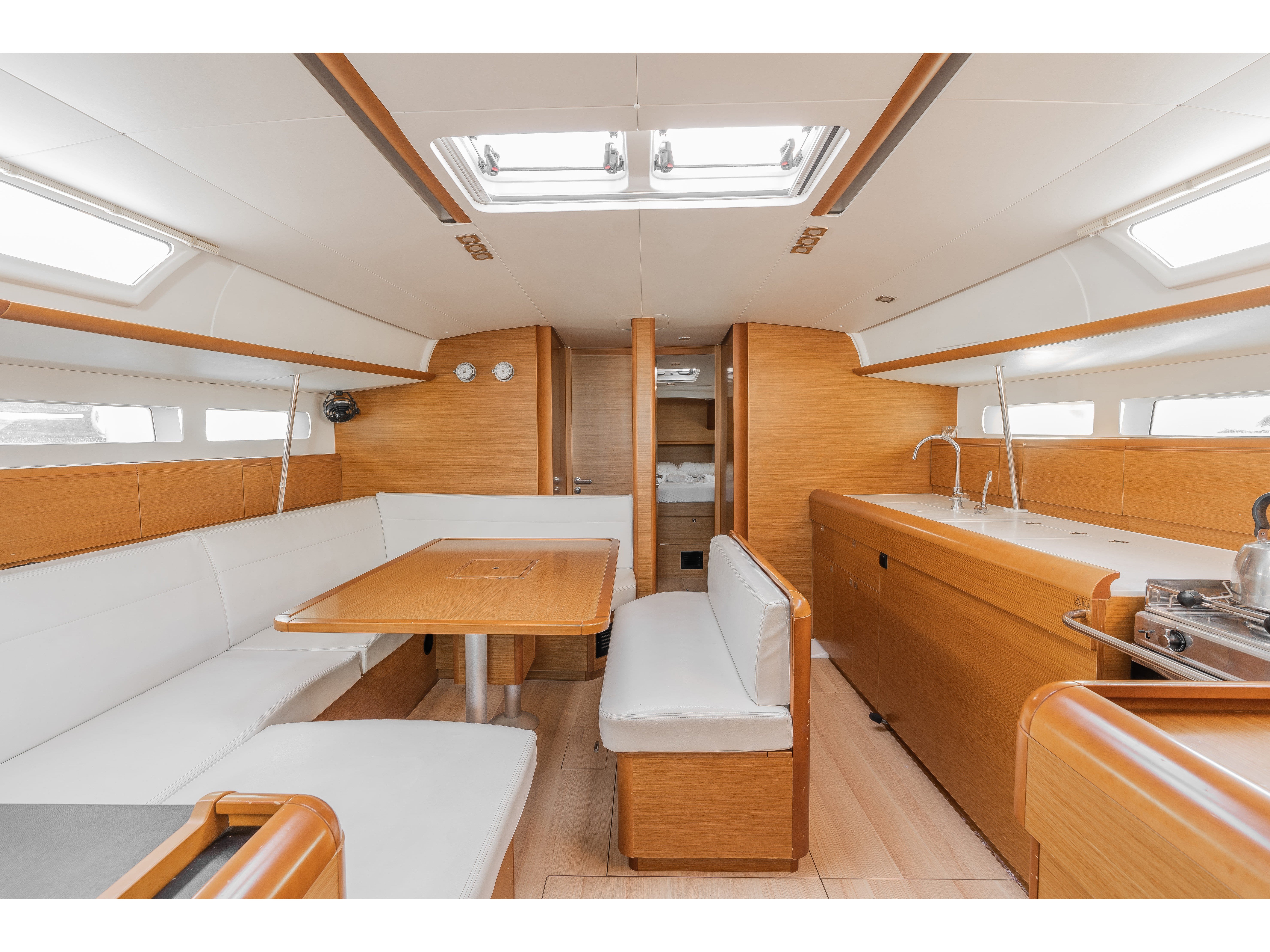 PERRO BLANCO - Sailboat in Neo Klima