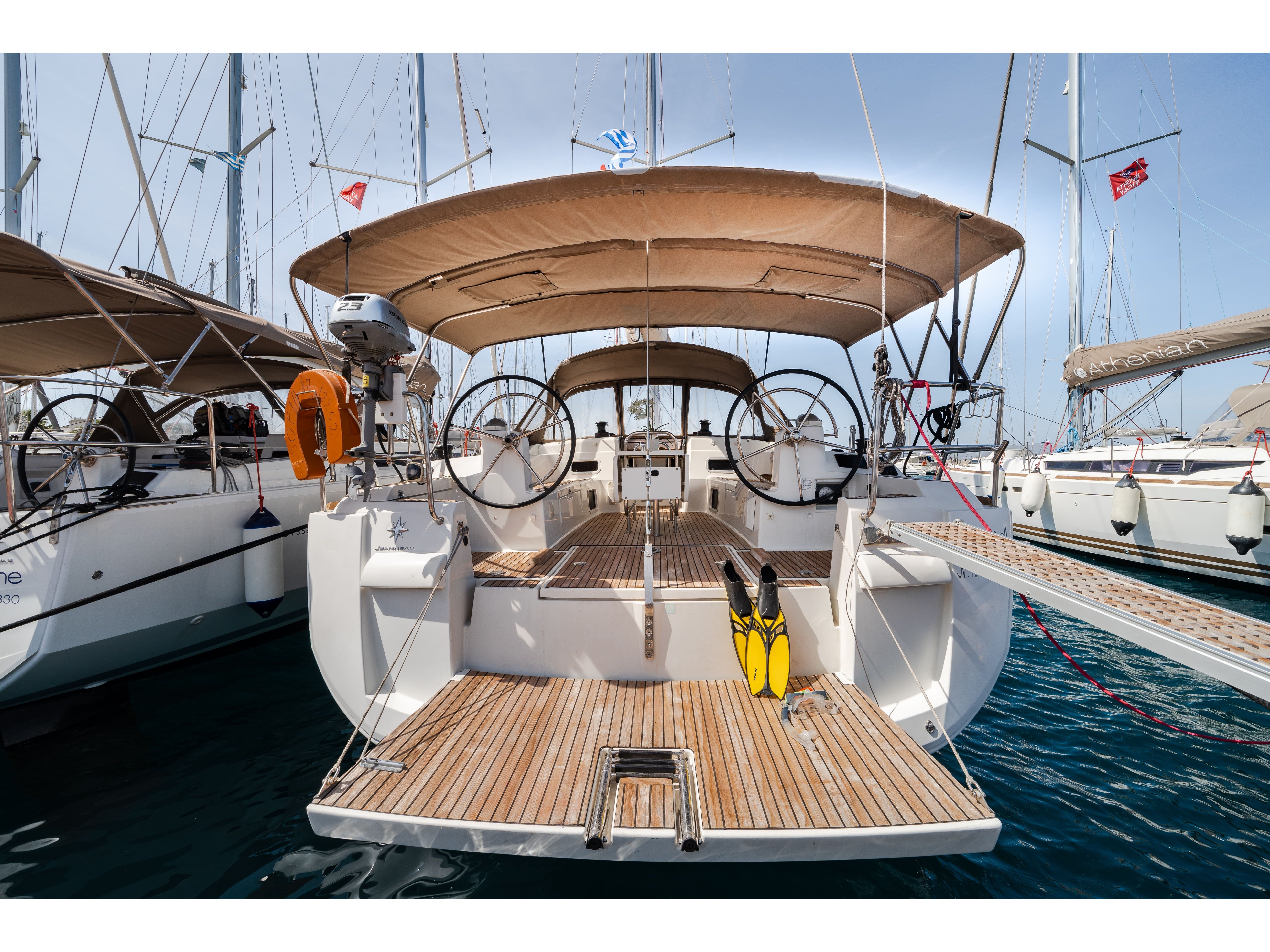 SOFIA - Sailboat in Kallithea