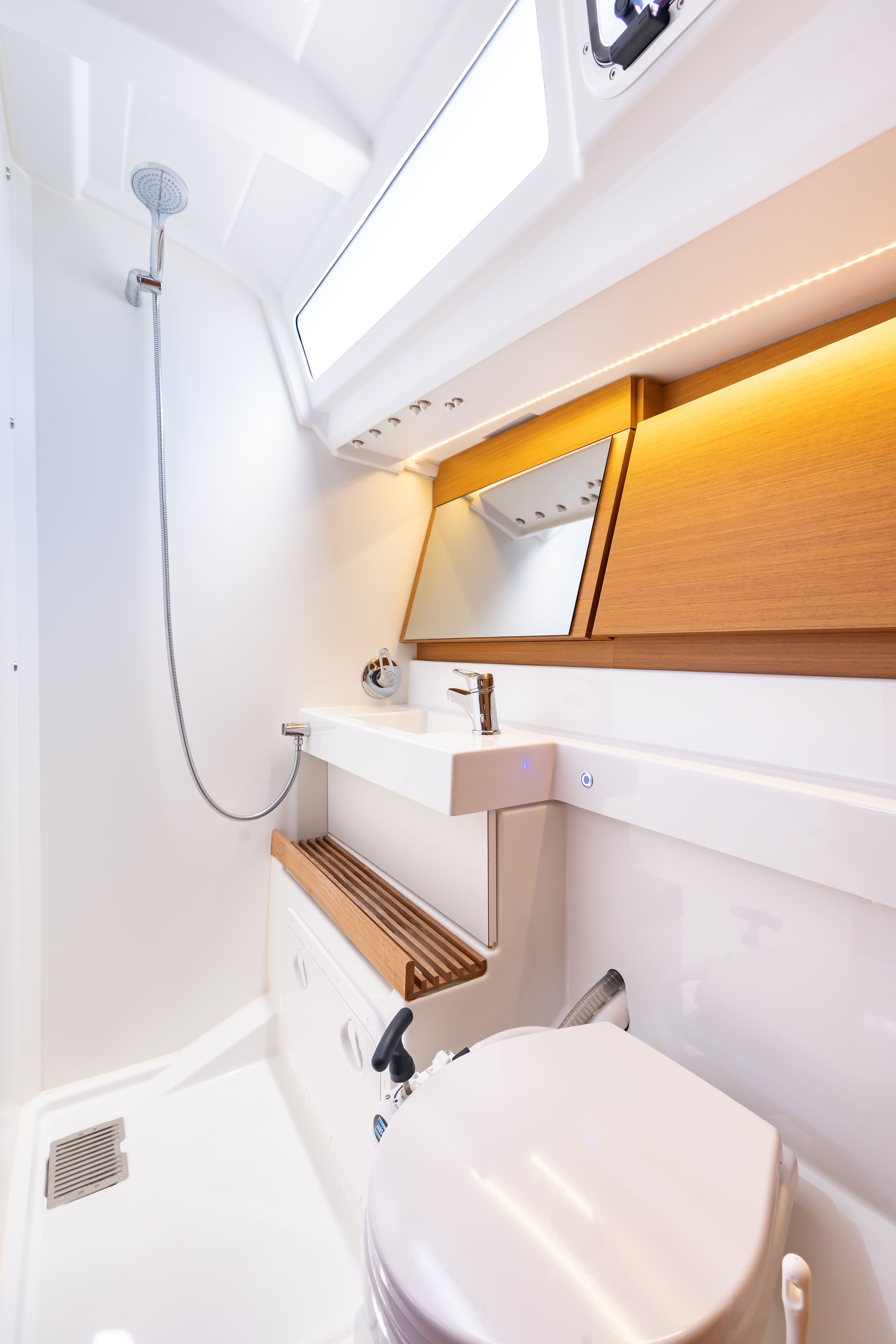 ARMONIA - Sailboat in Kallithea