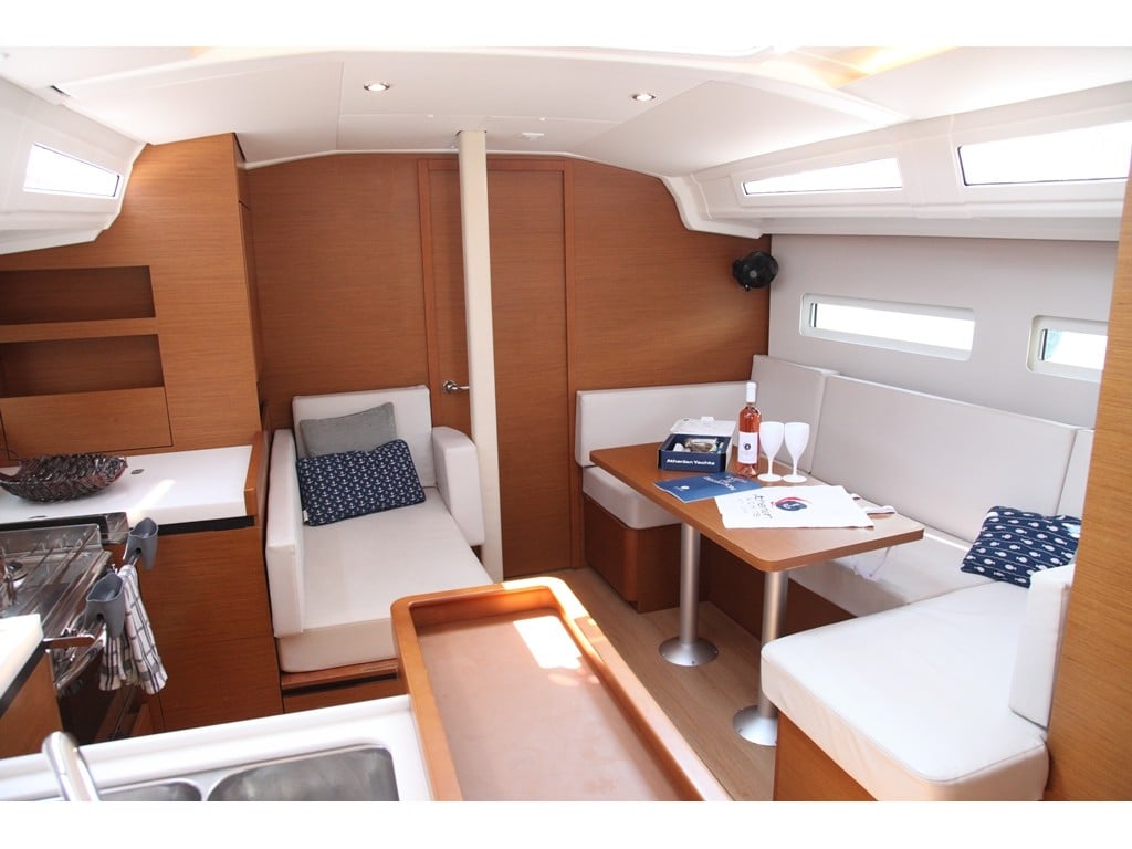 PANGEO - Sailboat in Mpenitses