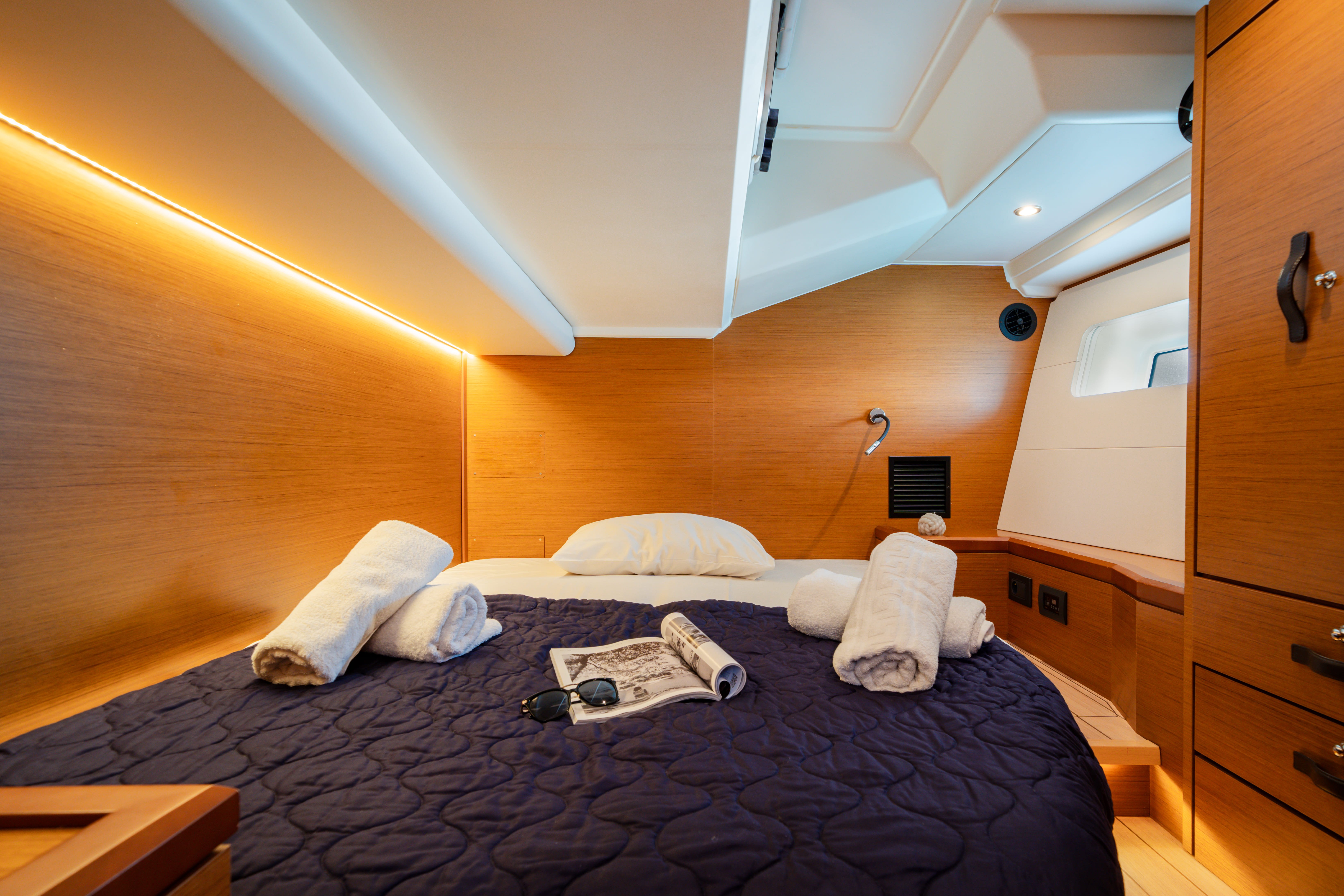 CELENA IV - Sailboat in Mpenitses