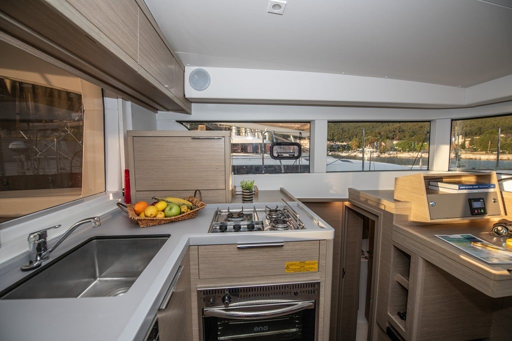 ELIA - Catamaran in Neo Klima