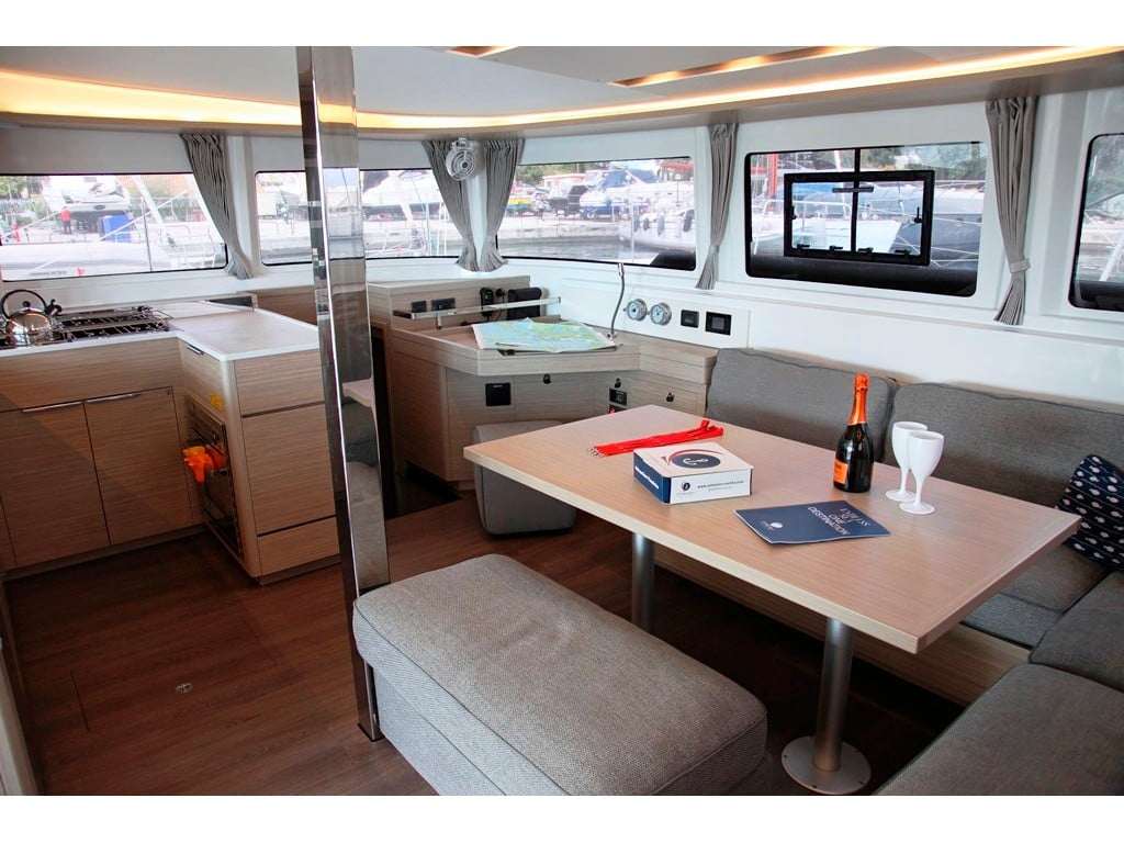 IRIS - Catamaran in Mpenitses