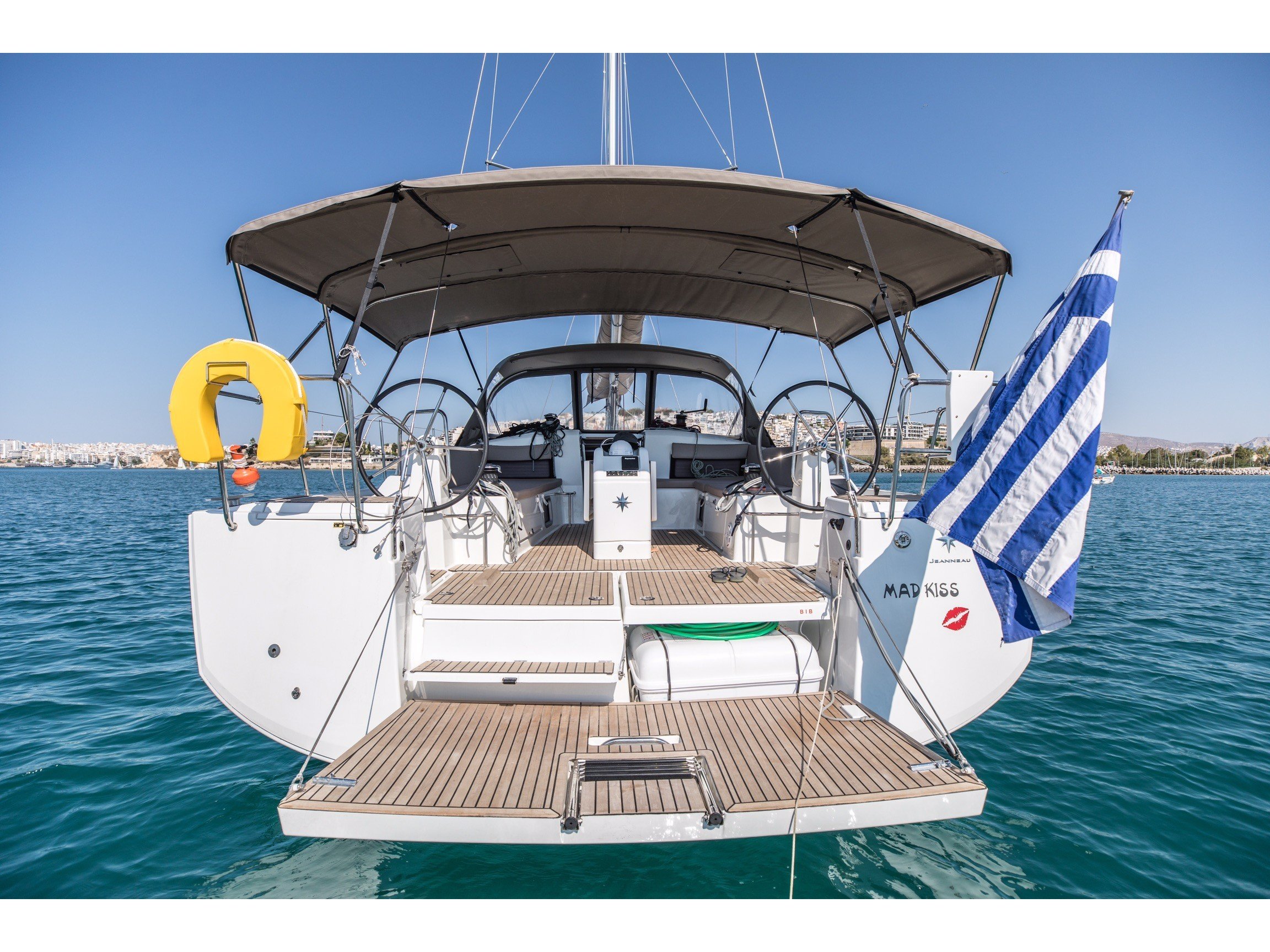 MAD KISS - Sailboat in Lavrio