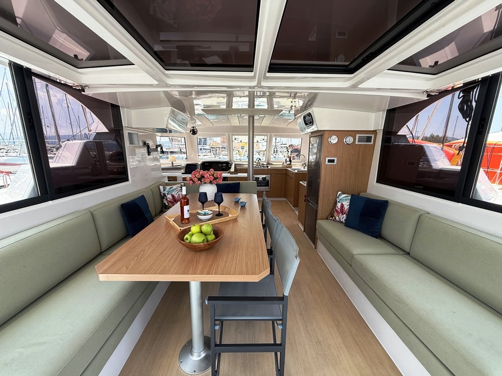 VEGAS - Catamaran in Kallithea