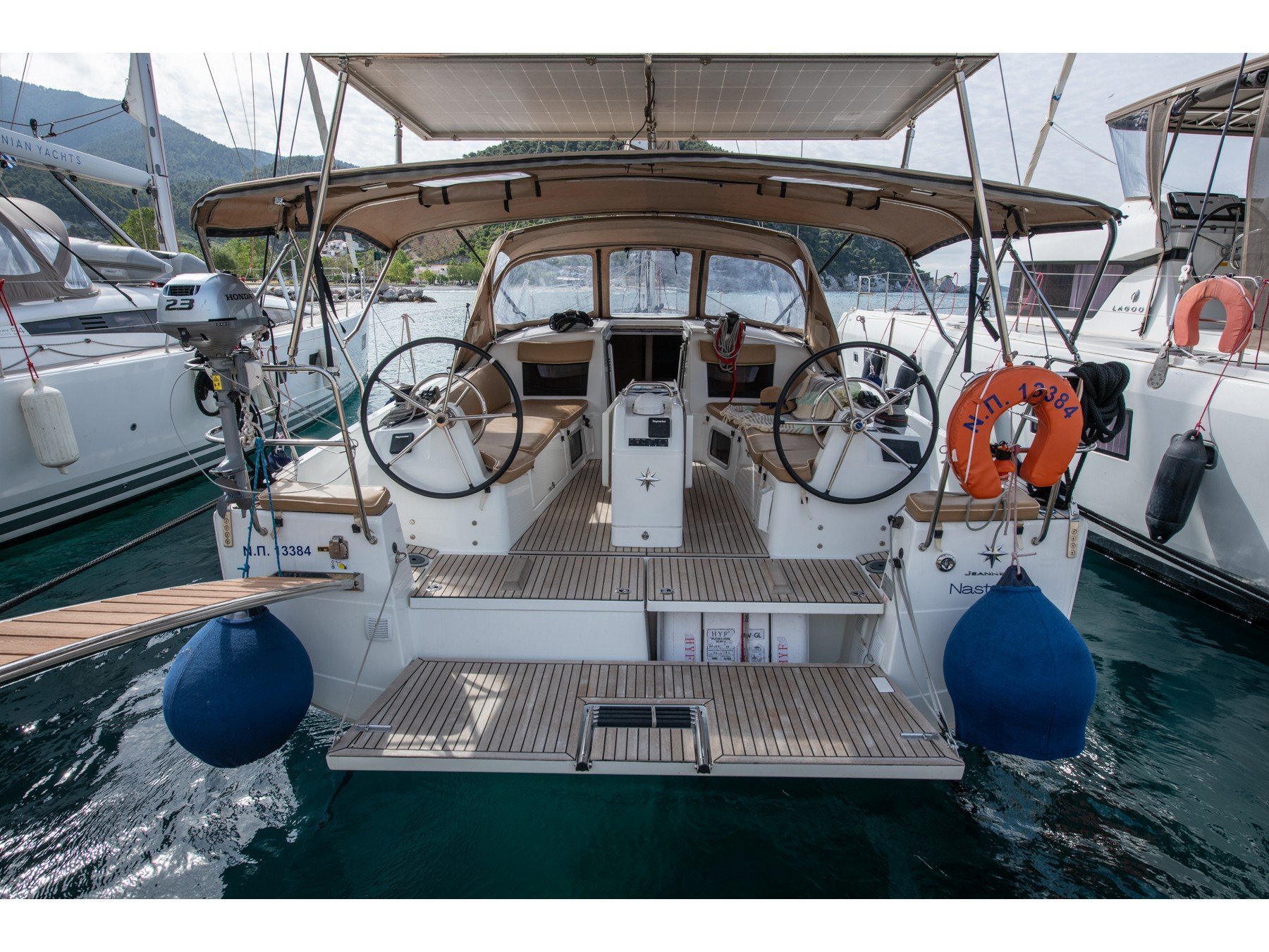 NASTAZIA - Sailboat in Neo Klima