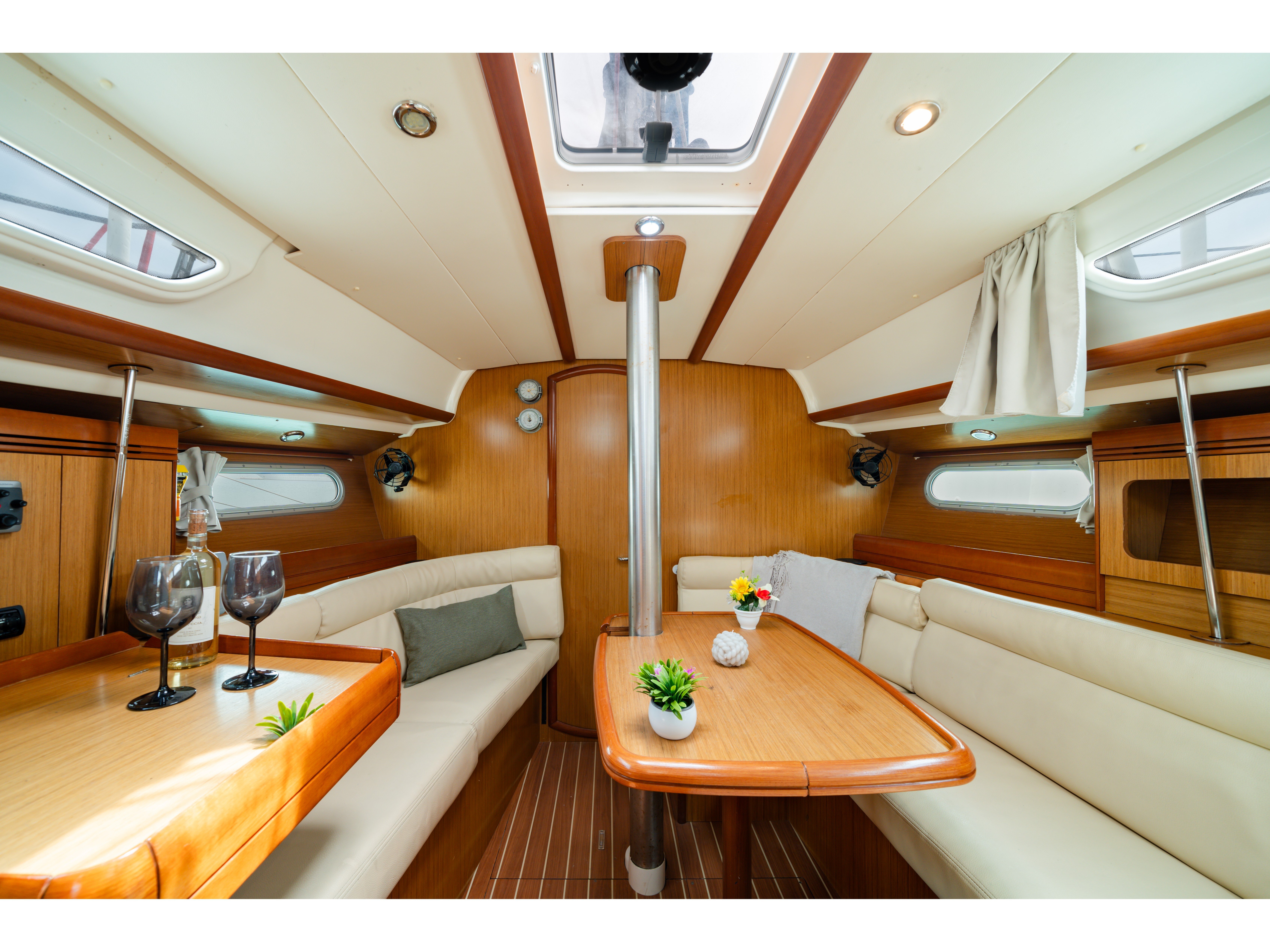 DIONE - Yelkenli içinde Lavrio