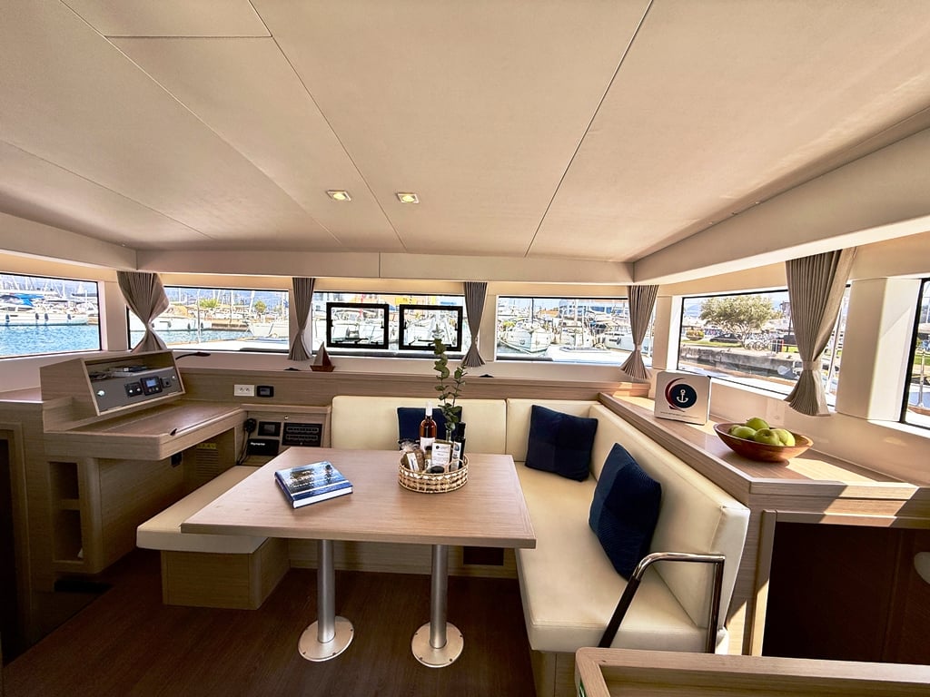 BLUE HORIZON - Catamaran in Kallithea