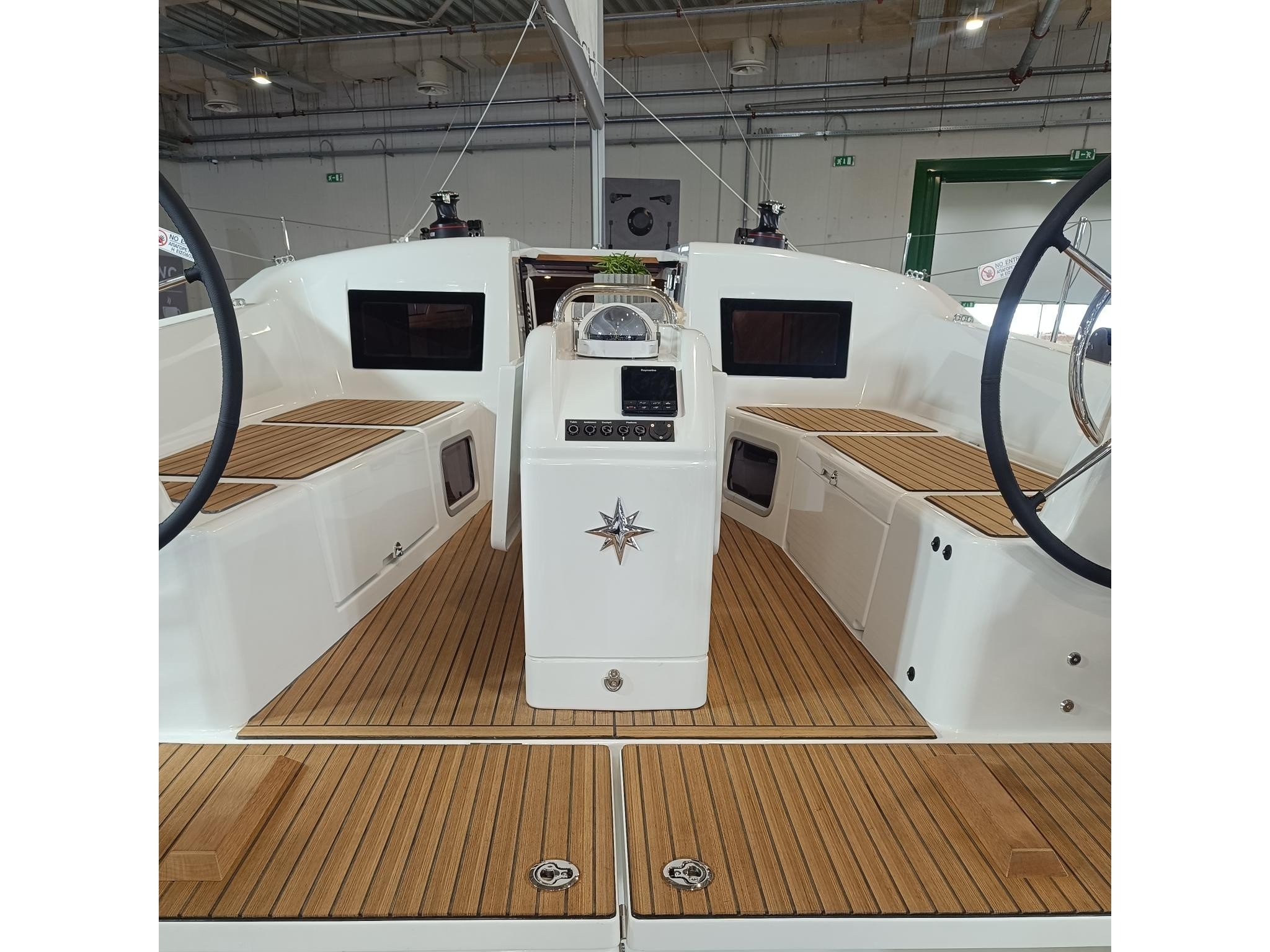 MYRIANA - Sailboat in Piso Livadi