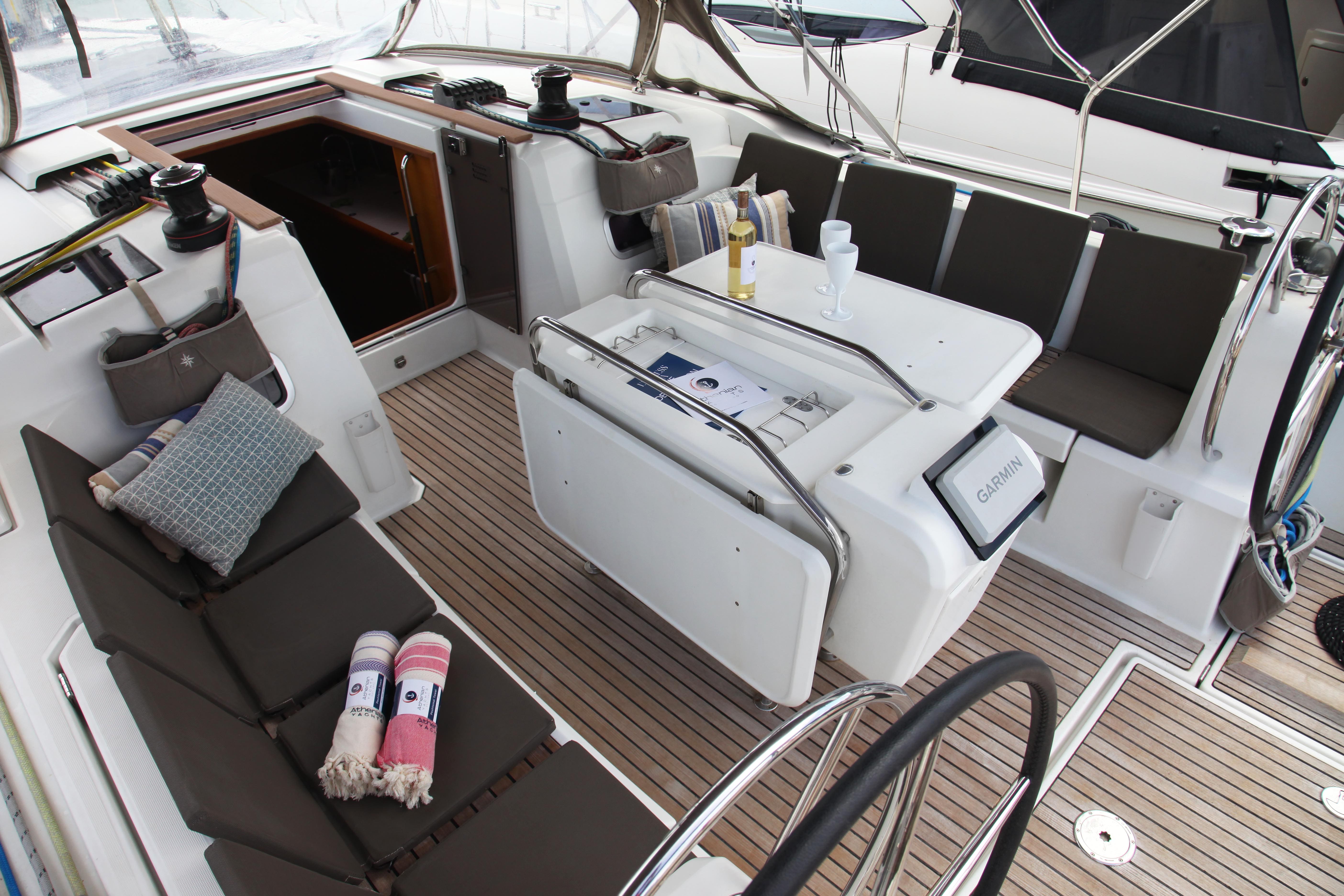 BLUE HEAVEN - Sailboat in Mpenitses