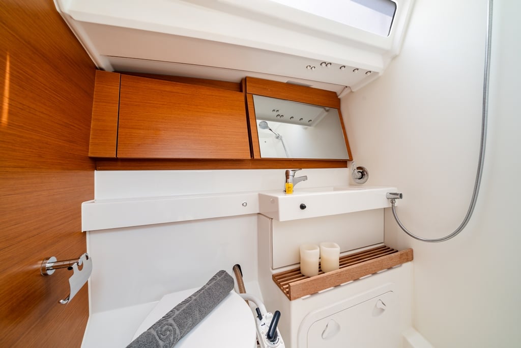 AMORGOS - Yelkenli içinde Lavrio