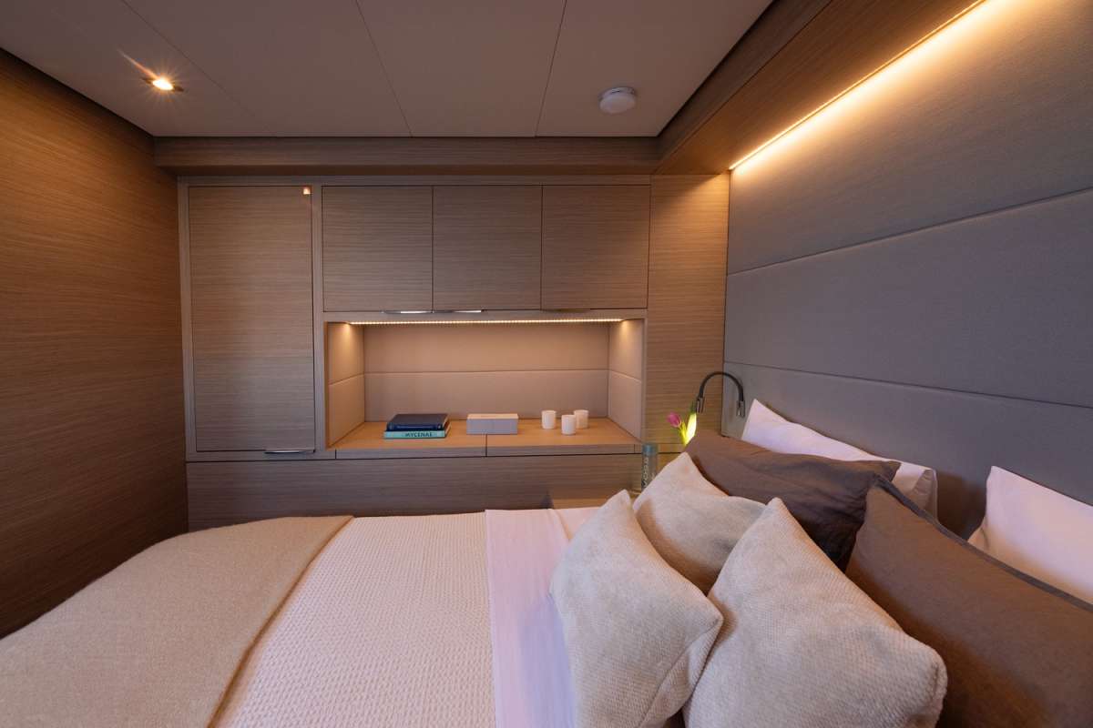 HAPPY - Catamaran in Alimos