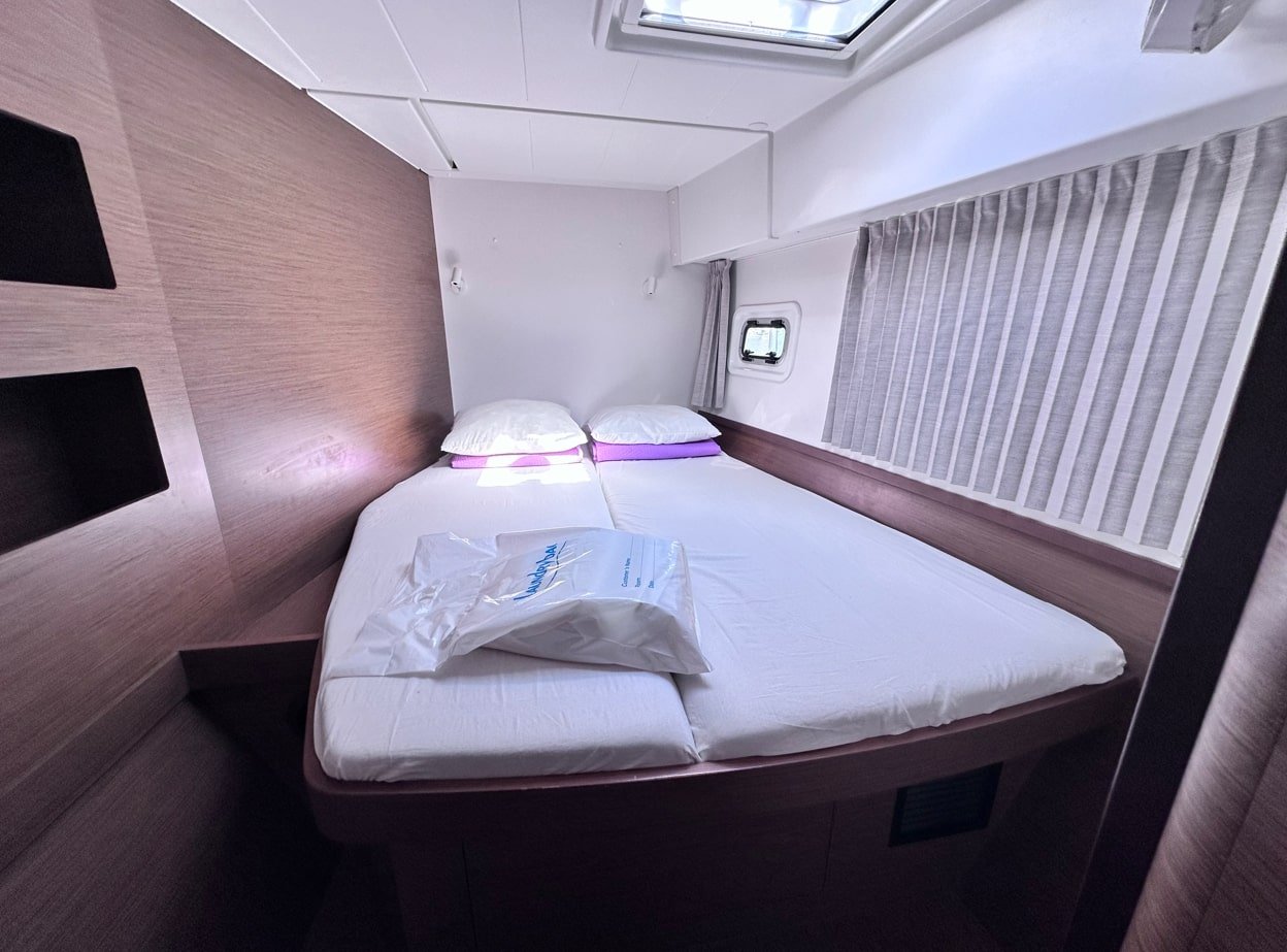 Sea novels - Catamaran in Palairos