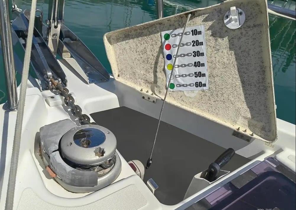 Negroni - Yelkenli içinde Alimos