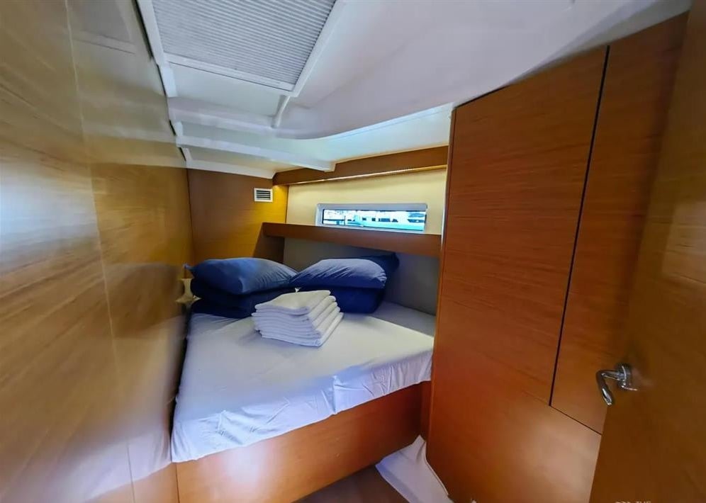 Negroni - Yelkenli içinde Alimos