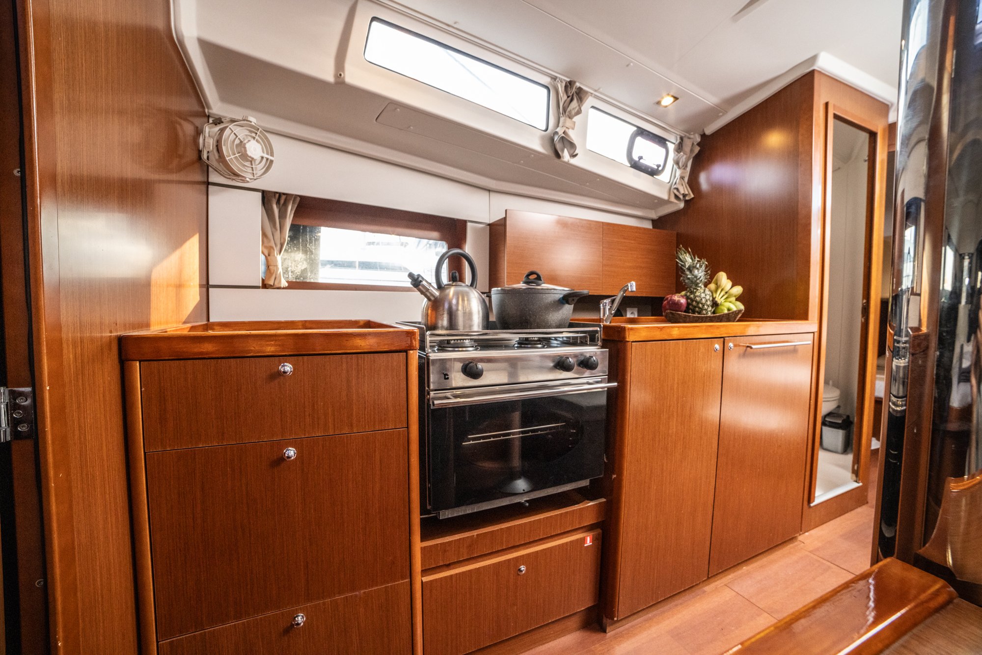 Rania - Yelkenli içinde Alimos