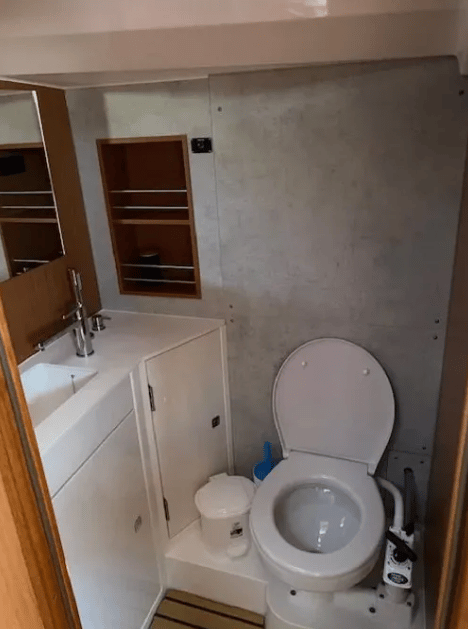 Kalispera - Sailboat in Alimos