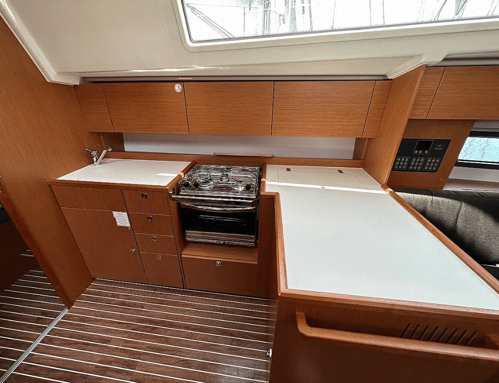 Anassa - Sailboat in Alimos