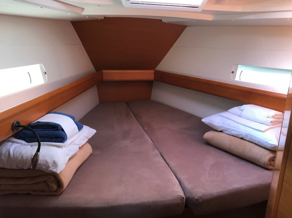 Korinne - Sailboat in Kontokali