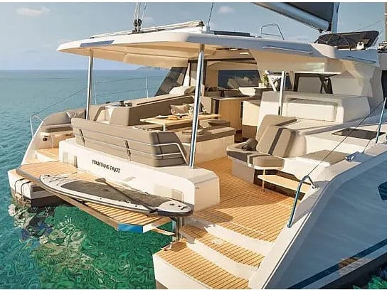 Montague - Catamaran in Nikiana