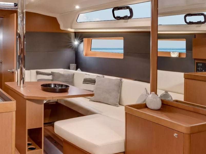 Tikal II - Sailboat in Lefkada