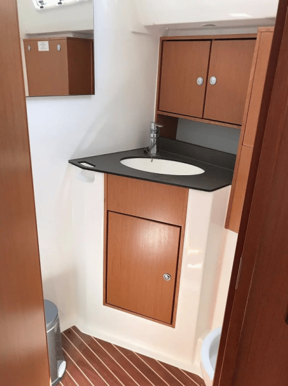 Juniper - Sailboat in Lefkada