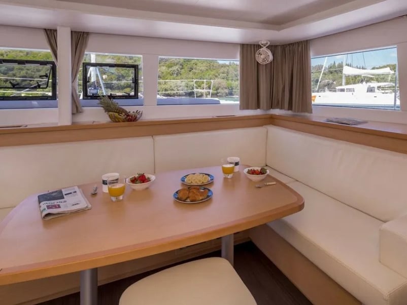 Endurance - Catamaran in Nikiana