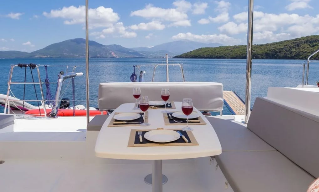 Endurance - Catamaran in Nikiana