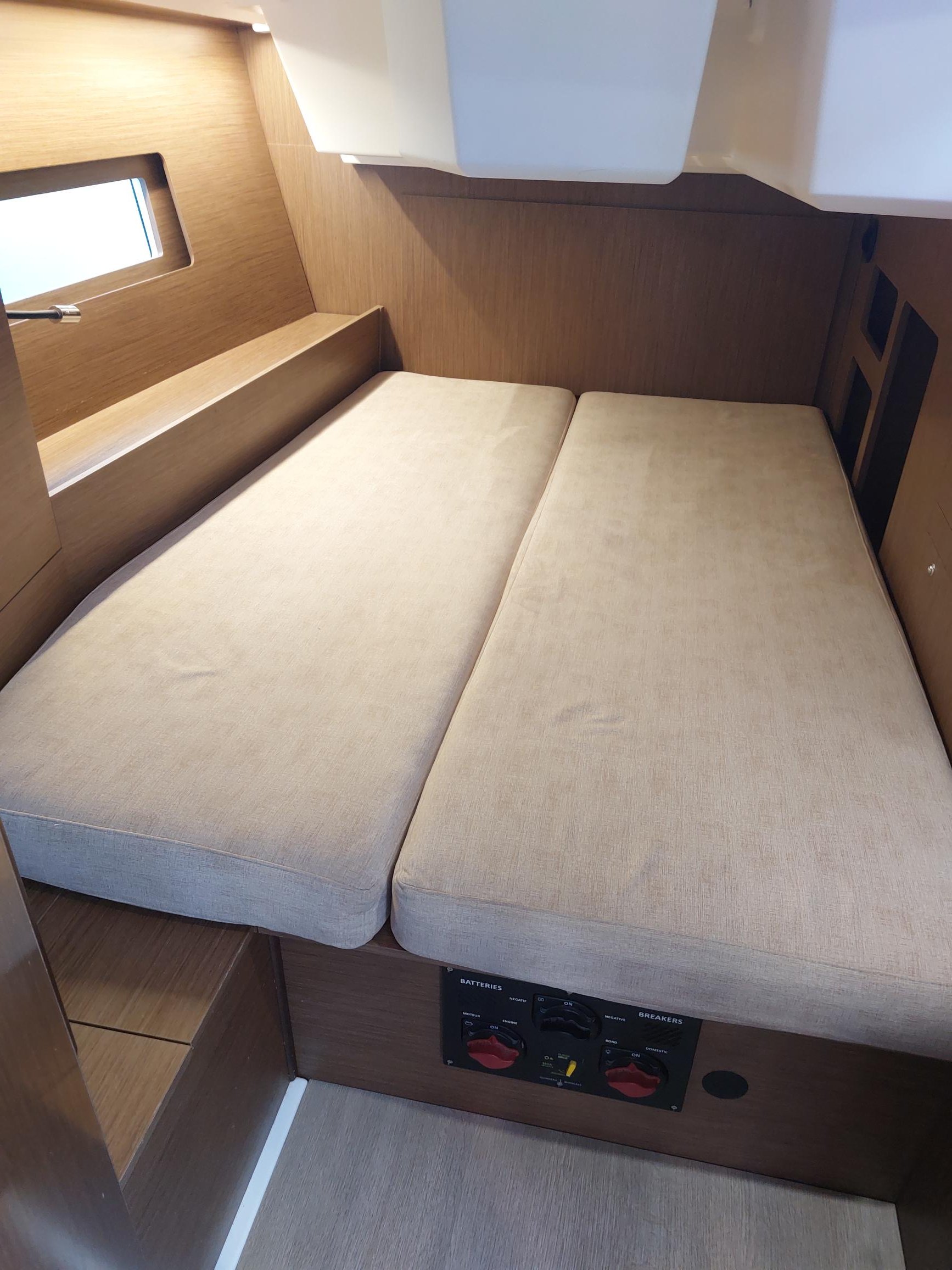 Kalmi - Yelkenli içinde Lavrio