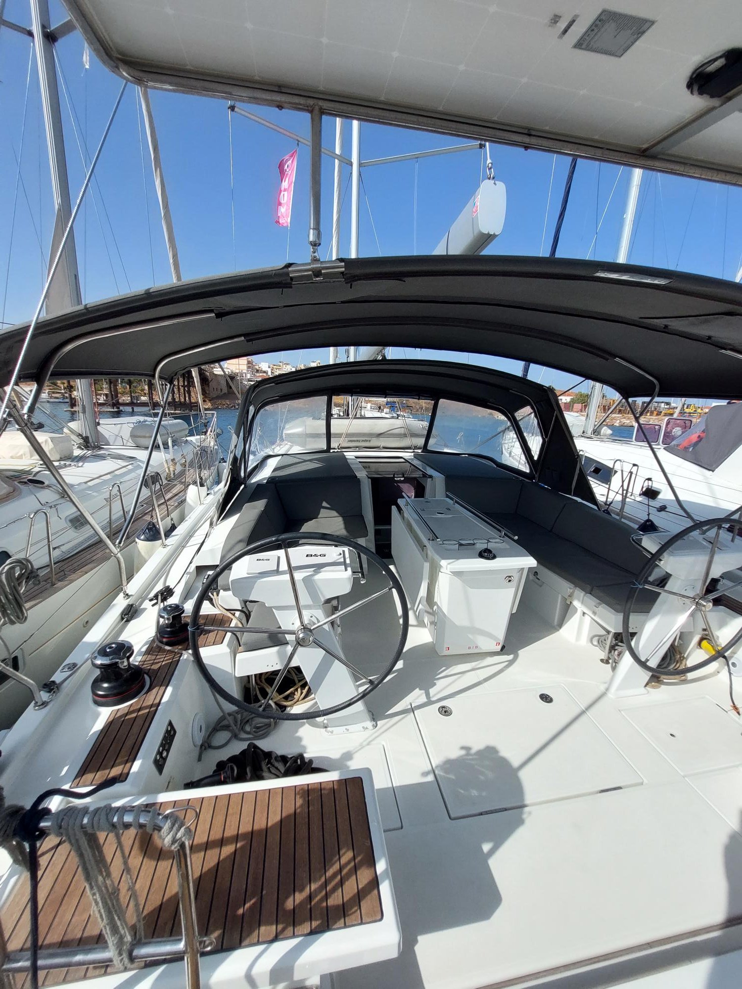 Kalmi - Yelkenli içinde Lavrio