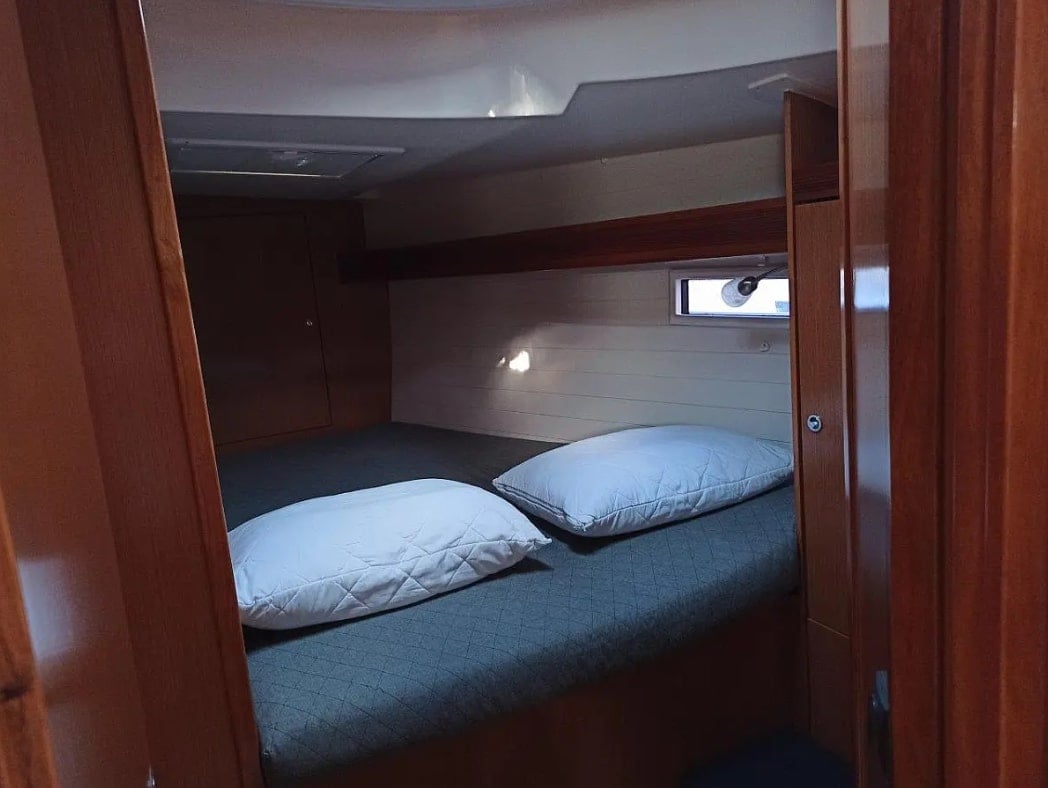 Saffron - Sailboat in Lefkada