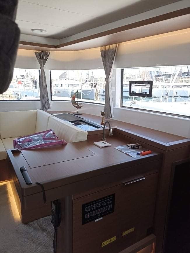 Silhouette - Catamaran in Alimos