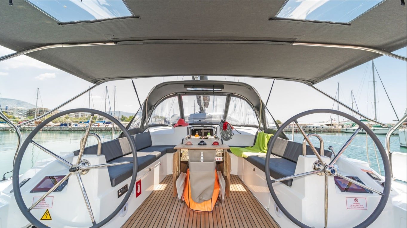 Roza - Sailboat in Alimos