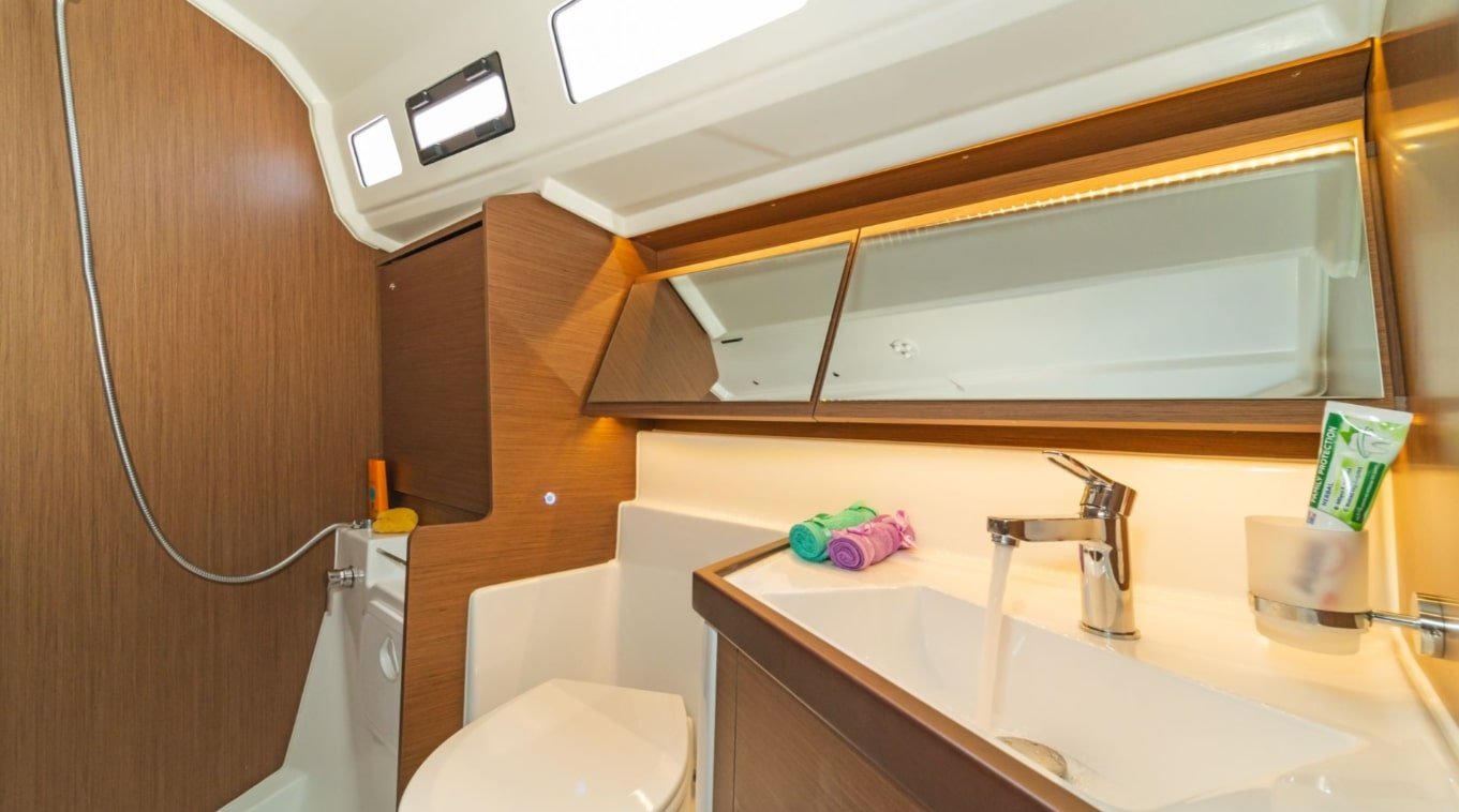 Roza - Sailboat in Alimos