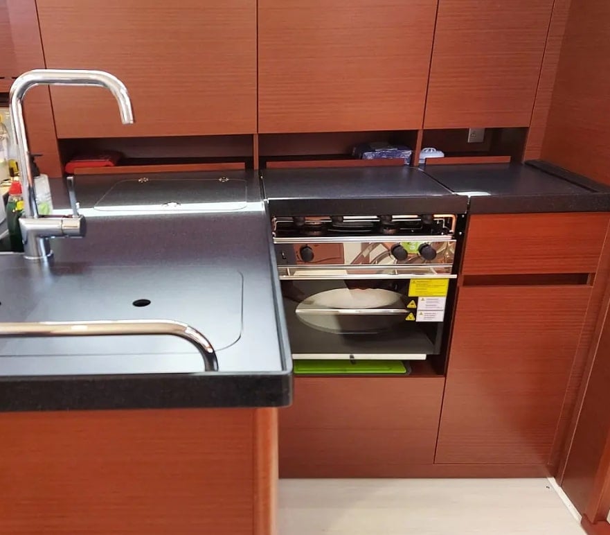 Polynoe - Yelkenli içinde Anatoliki Attiki