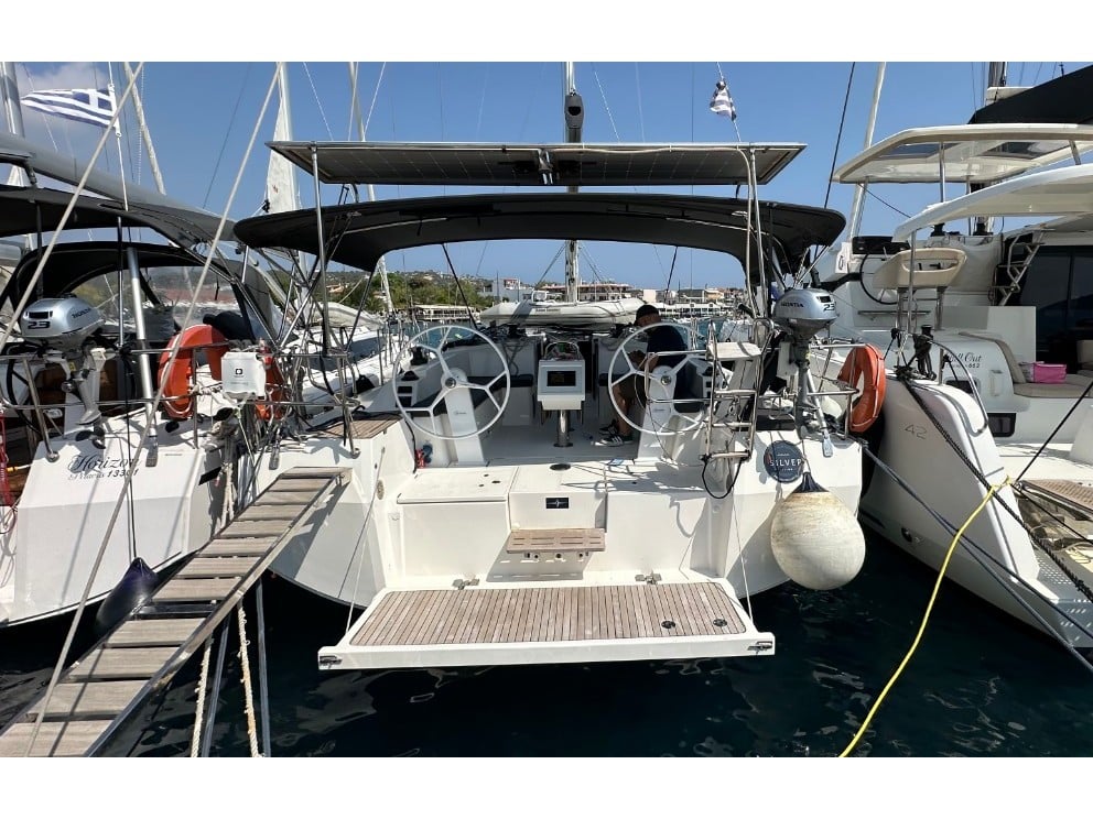 Silver VII - Sailboat in Alimos