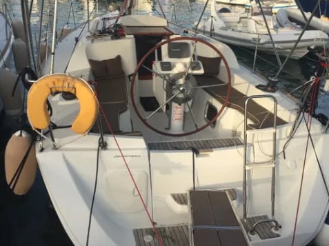 Carry On - Sailboat in Kontokali