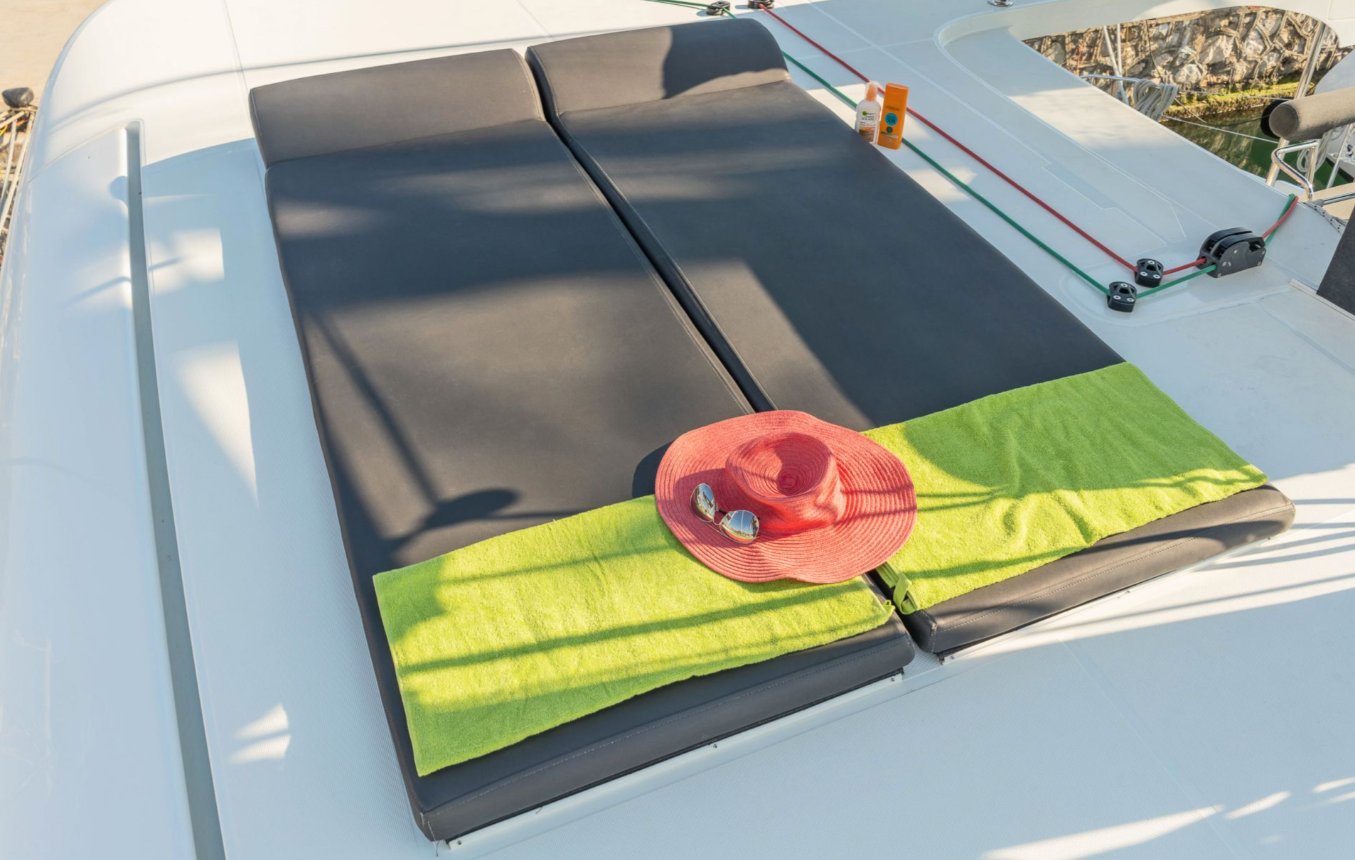 Amici - Katamaran içinde Alimos