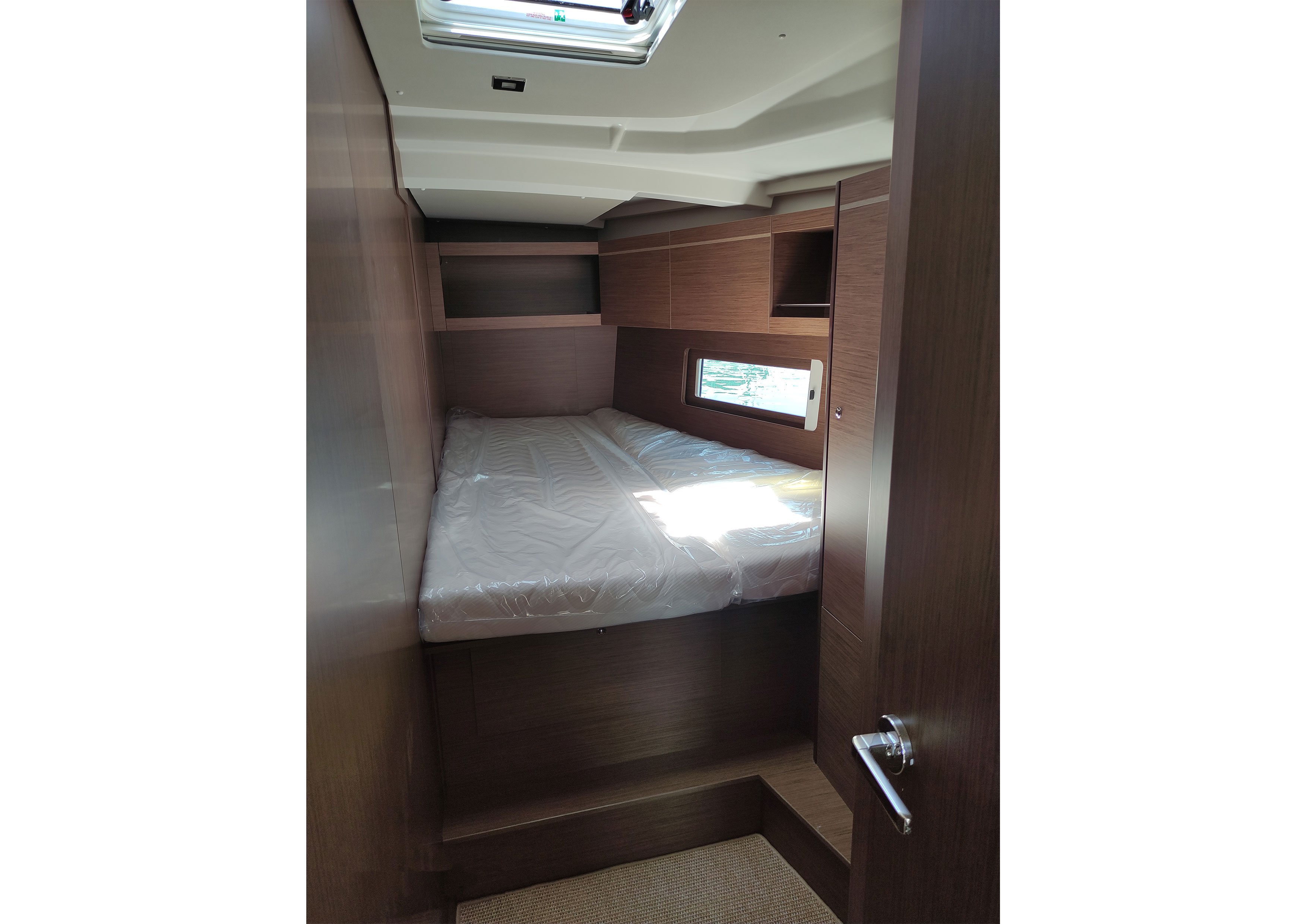 Athanasia - Yelkenli içinde Alimos