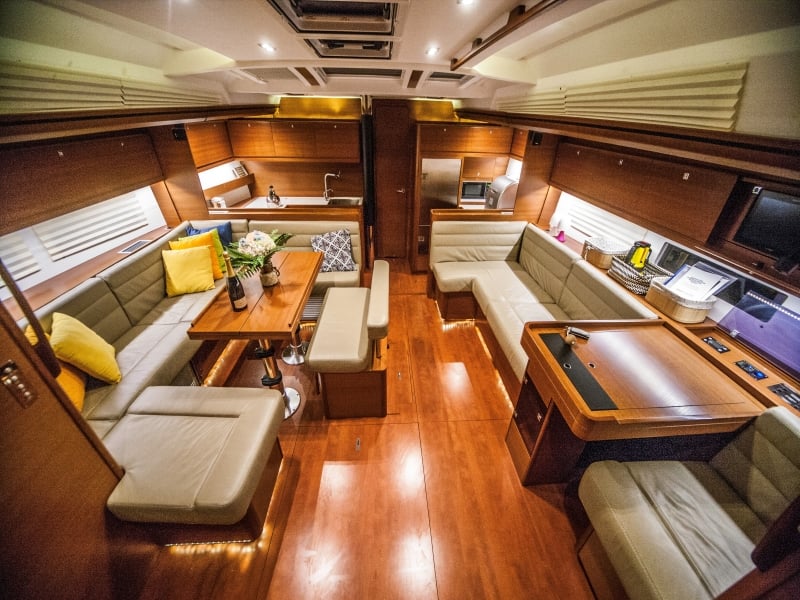 PETROVICH - Sailboat in Primošten