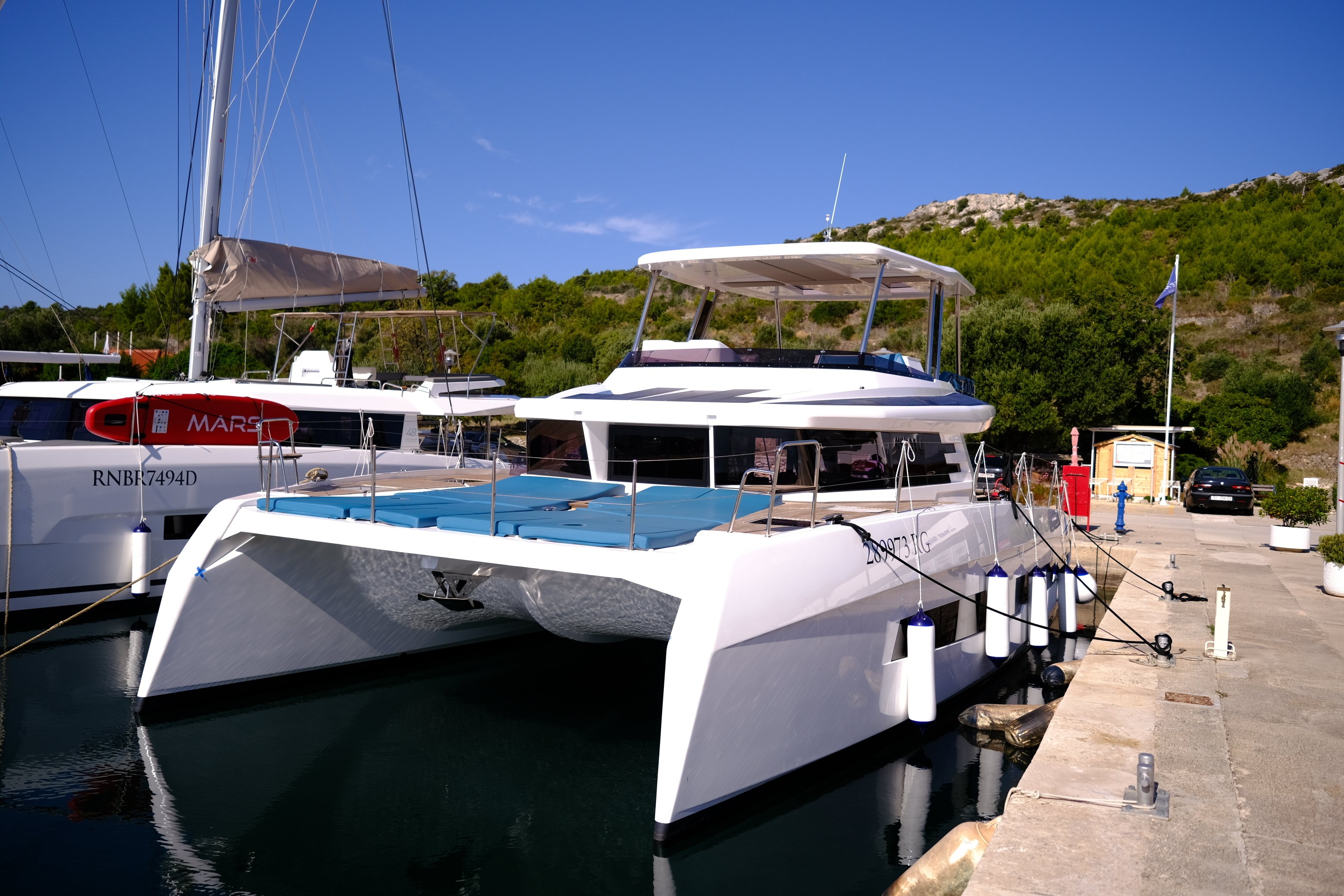 Abuzz - Catamaran in Primošten