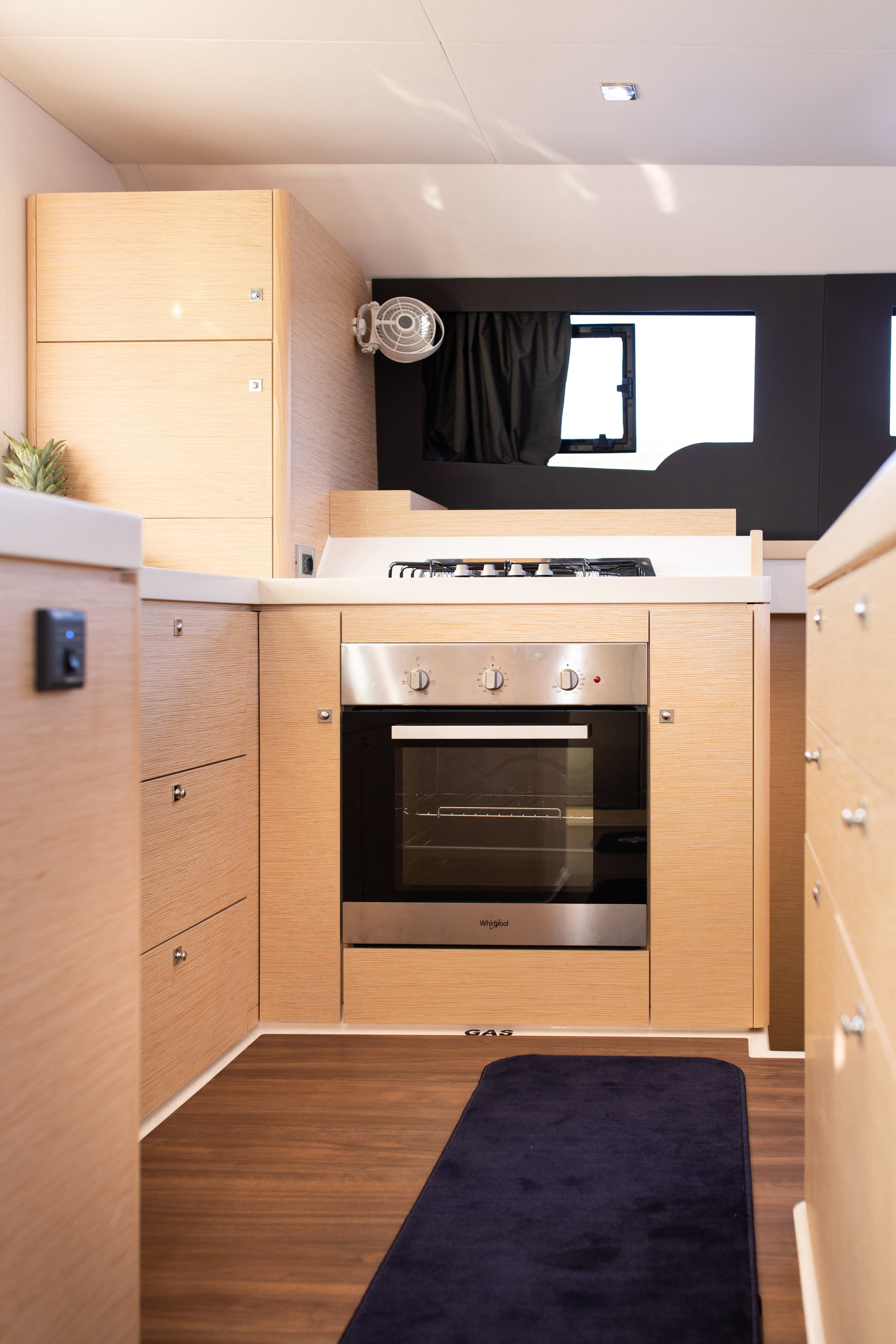 Catamarino - Katamaran içinde Primošten