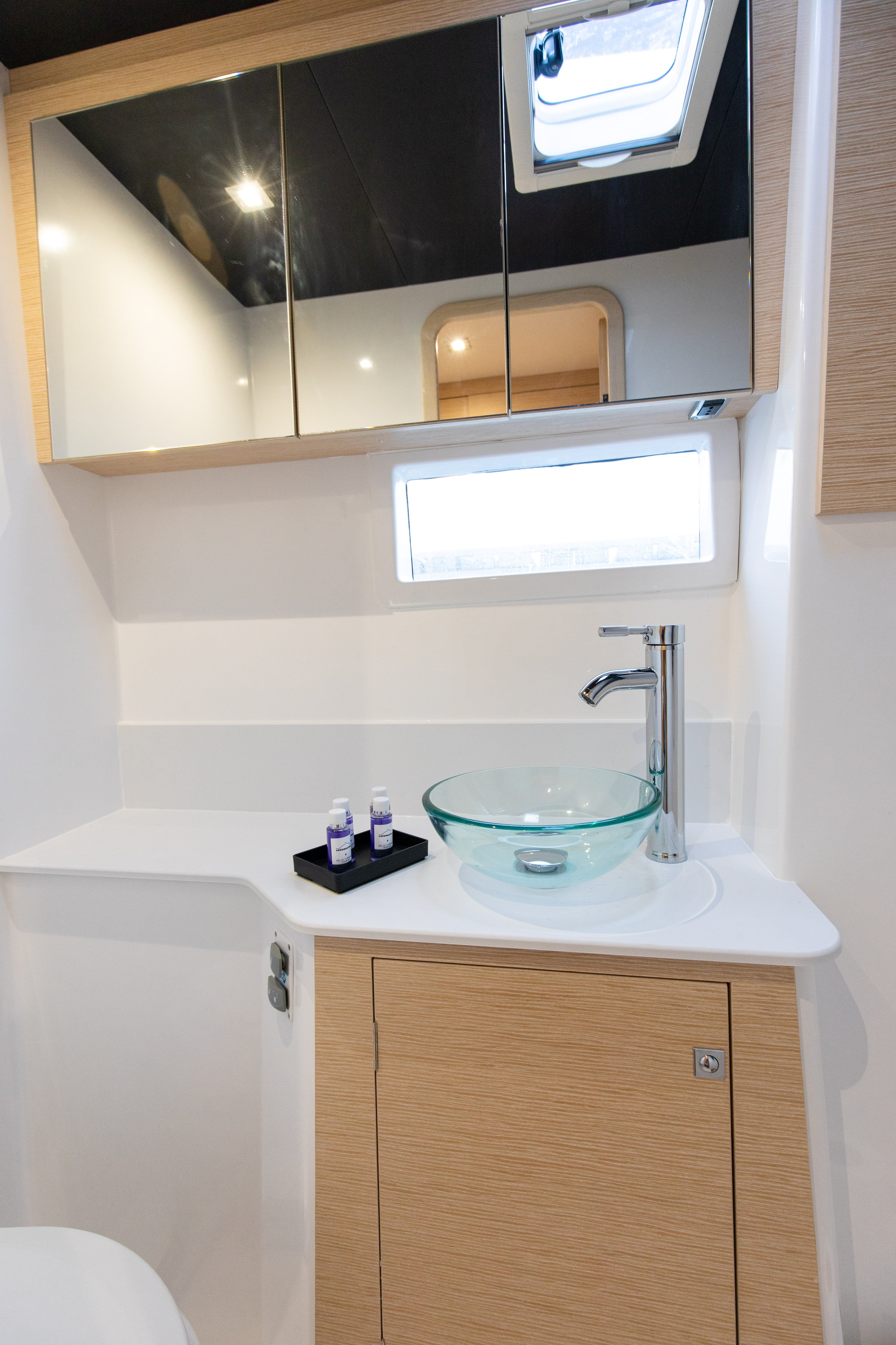 Catamarino - Katamaran içinde Primošten