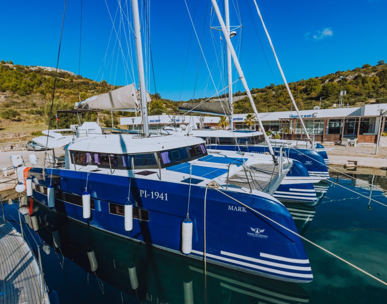 MARK - Katamaran içinde Primošten