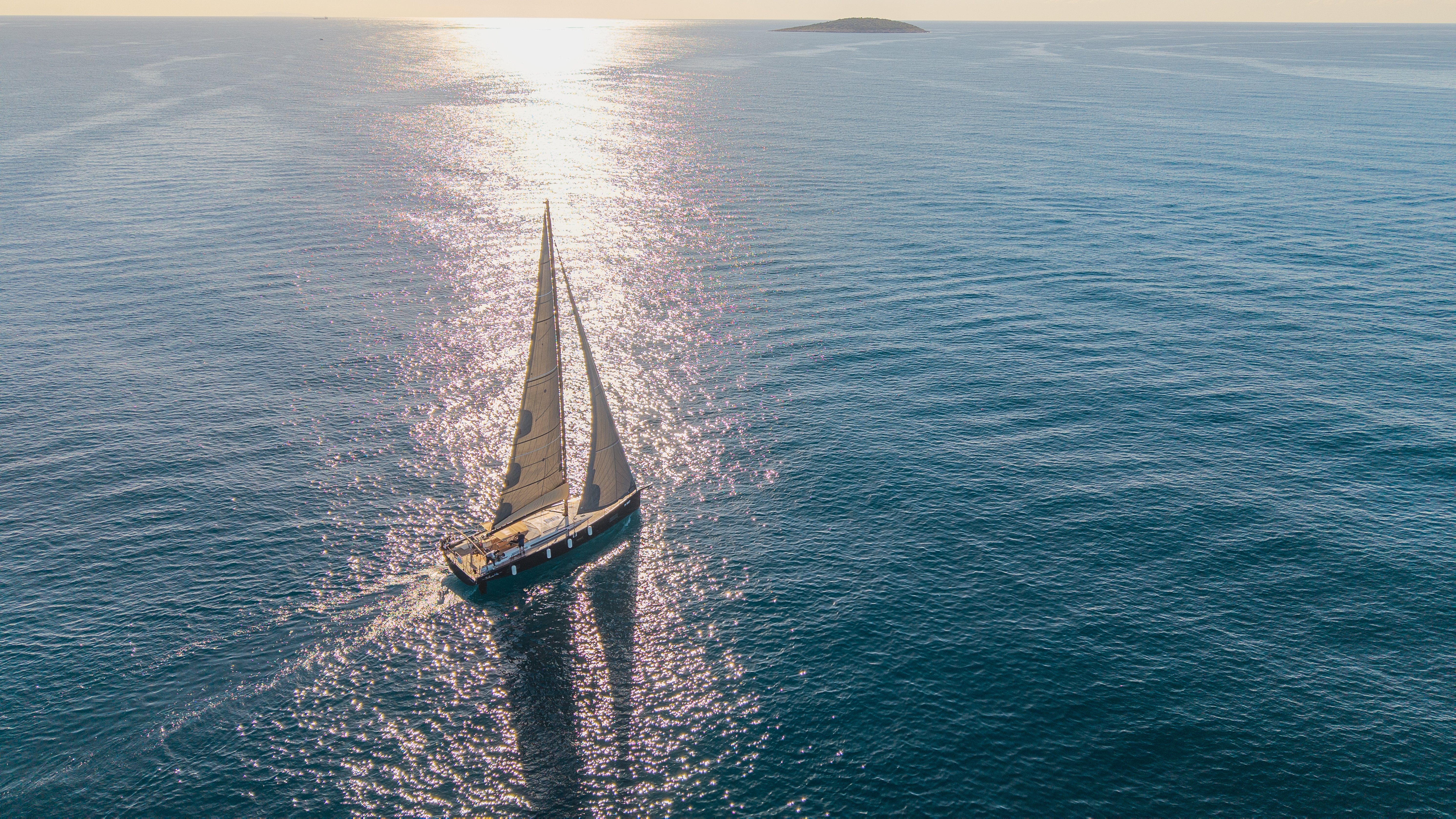 Silhuette - Sailboat in Primošten